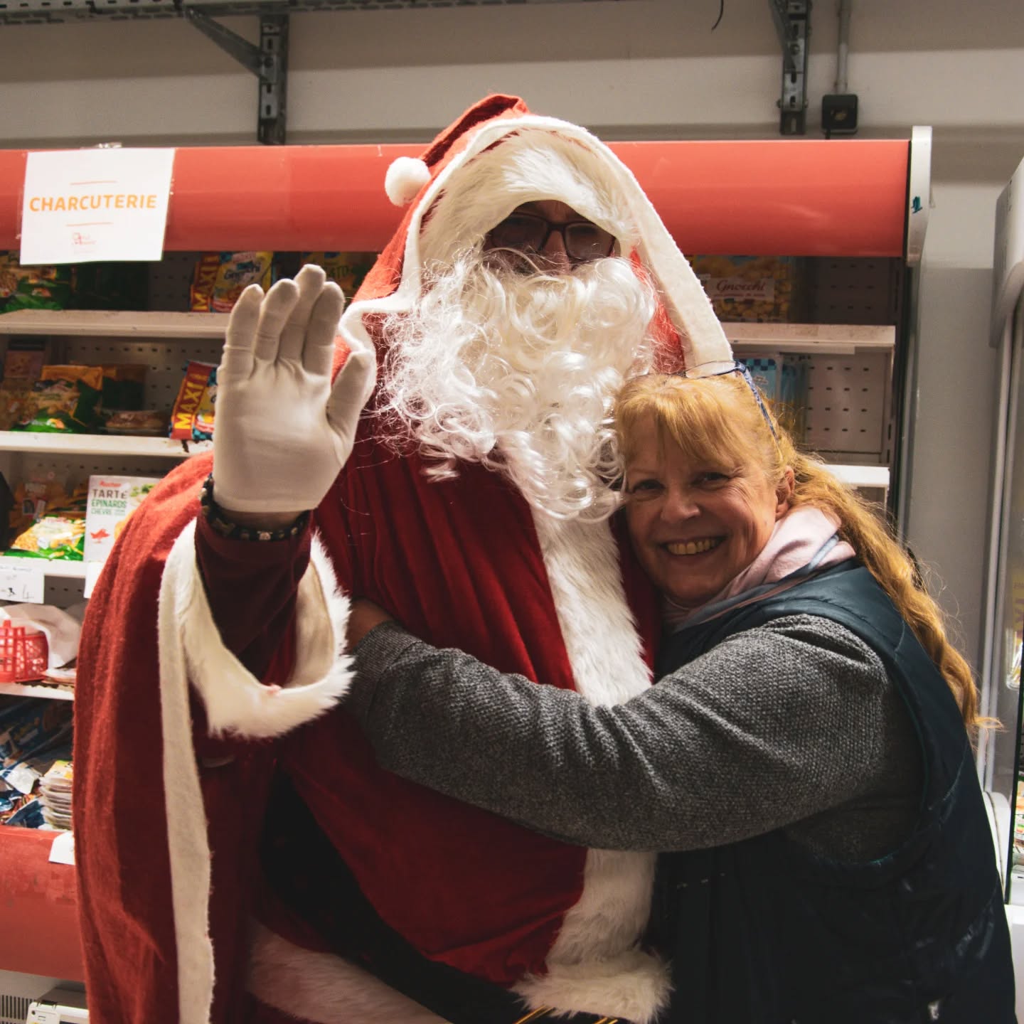 NoĂ«l, câest important. Et Ă Oasis dâAmour⊠on le cĂ©lĂšbre ensemble. â€ïž
Chaque année, on consacre une journée entiÚre dans nos épiceries pour offrir un vrai moment de magie :
⚠Photos avec le PÚre Noël
âš CrĂȘpes et moments gourmands
âš Ambiance conviviale oĂč chacun trouve sa place
⚠Nouveautés dans les rayons pour préparer ses cadeaux à petits prix
Demain, câest le lancement de notre journĂ©e de NoĂ«l Ă :
đ Vaulx-en-Velin (9h-19h)
đ Saint-Laurent-sur-SaĂŽne (8h30-15h)
Au programme : sourire des enfants, chaleur humaine, petites attentions et beaucoup, beaucoup dâamour.
Parce que NoĂ«l, ça se vit ensemble. đ
đ
On vous attend đ«¶âš