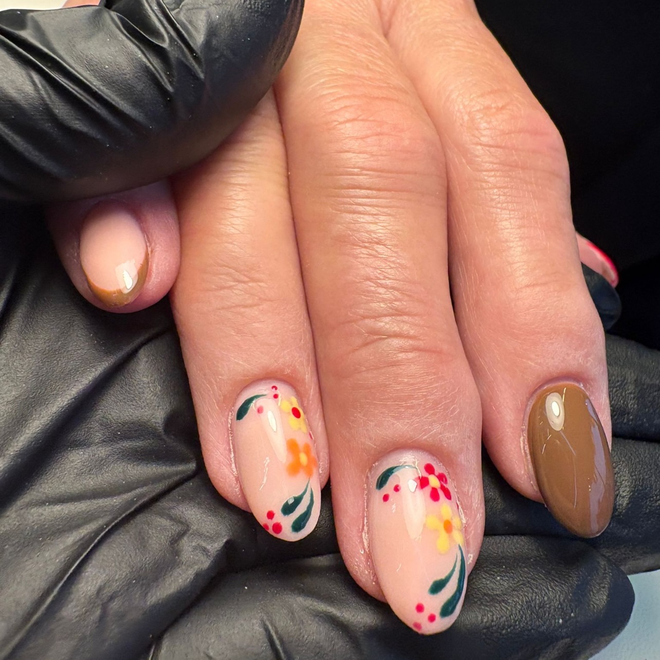 Nails by @nailsby_chloeelizabeth 🌼🍂🌸🤎