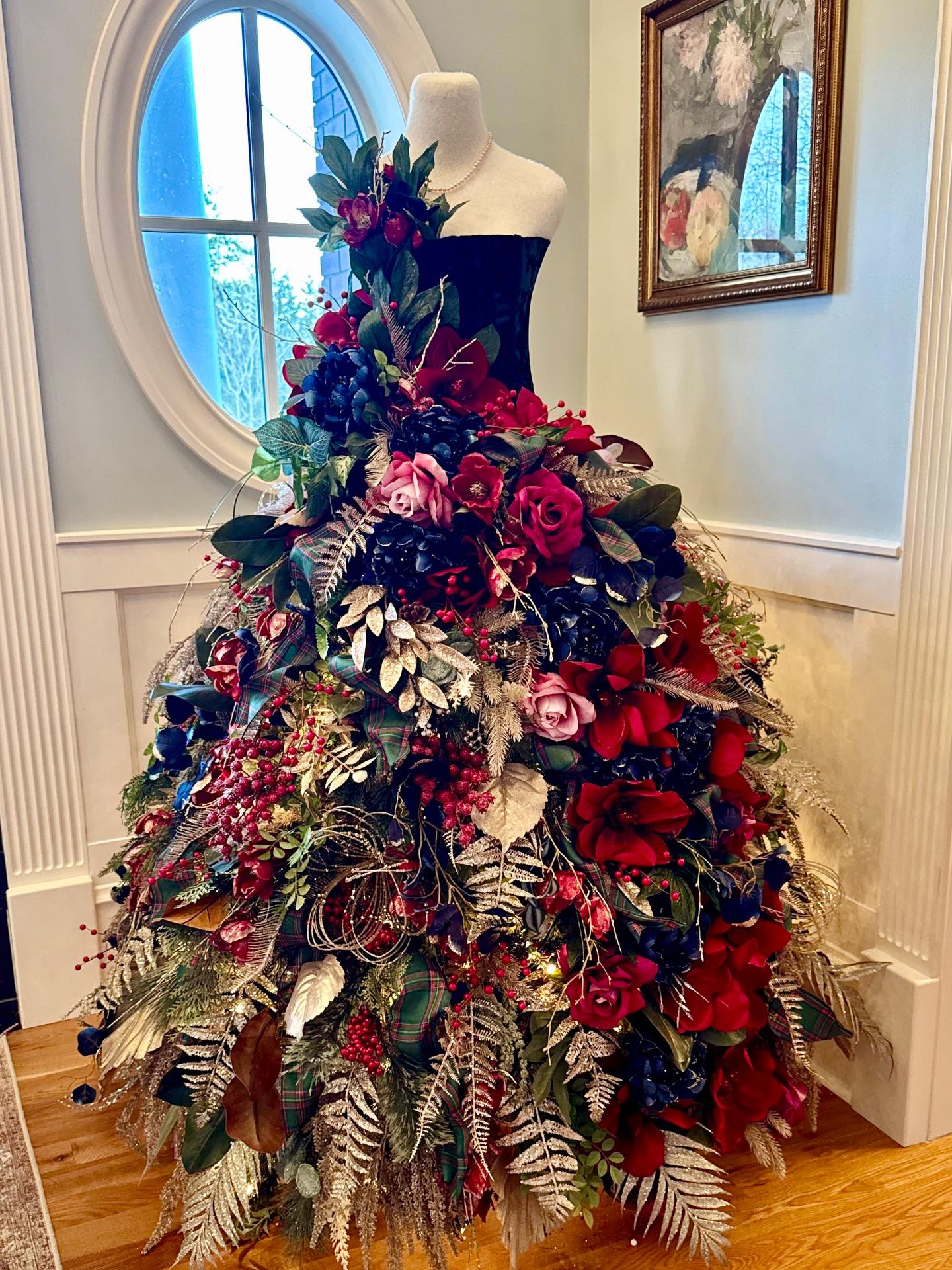 This year has been somewhat unusual for me, I have been away for work an awful lot and I’ve had to put my Christmas decor up in smaller batches this year. You may notice, I only have 6 trees up this year, and my mantles are somewhat understated compared to the last few years. This was all very intentional and deliberate on my part. Even without all the travel for work, I had decided long ago to do a more intentional Christmas decor this year. Rather than every tree having a story, or theme, I chose to do a house wide decor theme. I wanted an understated elegance that had deep traditional Christmas roots.
If you are into design, you would know of the massive Ralph Lauren Christmas trend, and one could certainly say this decor fits right into it however, I have loved tartans and plaids my whole life. The reds, greens and blues you see here have been a part of my Christmas collection for years, so for me I was trendy before the trend hit I guess!
My goal this year was to create flow from one room to the other, showcase a cohesive design that really pulled all the things I love into it. I created a new blue, white and red chinoiserie tree, I focused on large scale decor pieces like the deers, and I repeated colours, textures and greenery throughout. I have never loved my home more at Christmas. It feels like my decor has space to breathe.
I have loved creating some of the fun moments like the mannequin in my front hall and the deer on my kitchen island. They are unexpected but stunning, at least I think so. LOL. I hope you enjoy looking at it and I wish you all a very happy holiday season. ❤️
#christmas #christmasdecorations #christmastree #christmasdinner #ralphlaurenchristmas