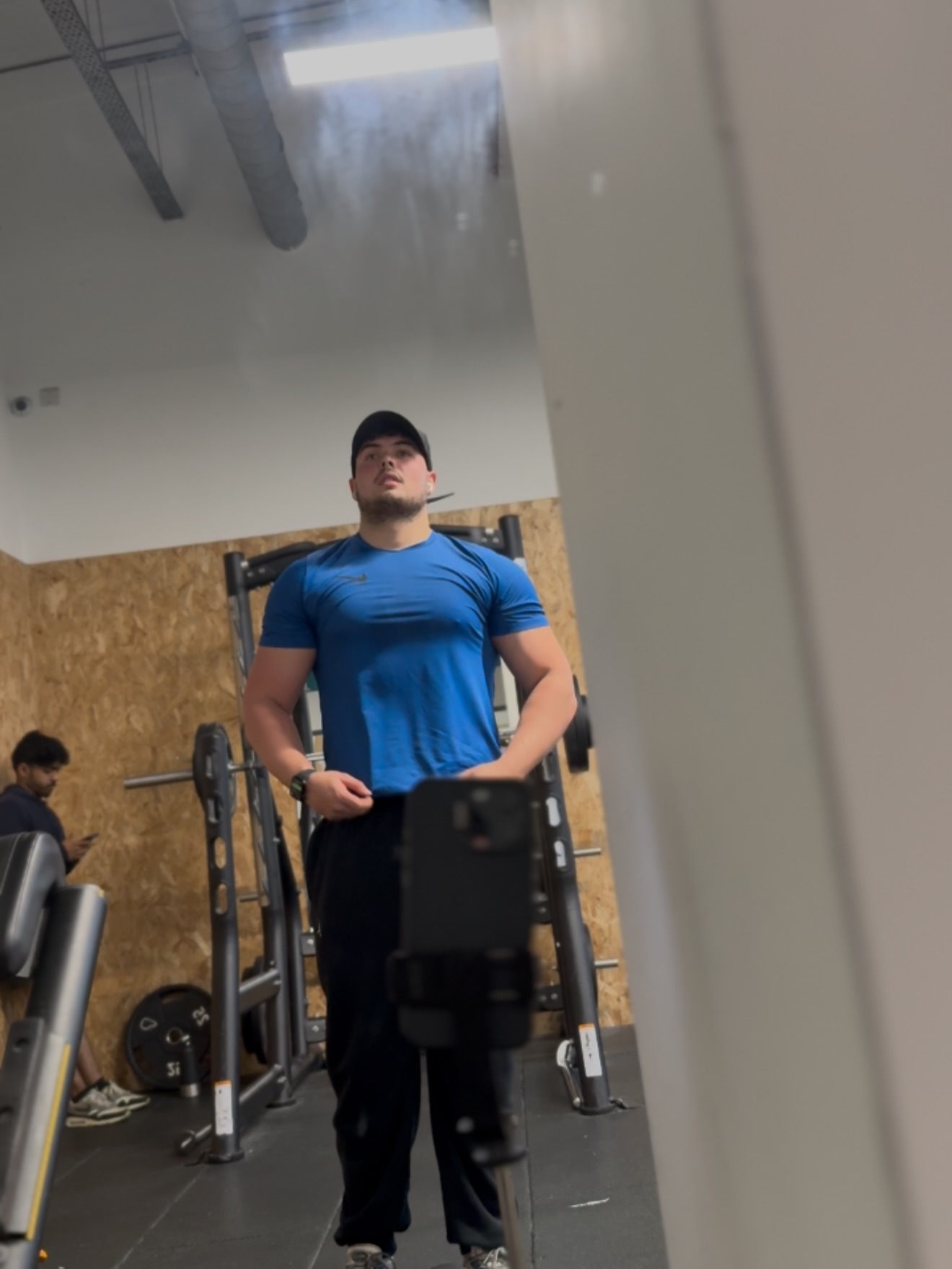 November wrapped up
Safe to say trainings at a high, currently doing 4-5days per week and a total of 1hour 40 cardio per week whilst in a slight surplus and I’m loving it. Being able to reach them higher rep sets now without puffing out of my arse after doing 15 reps per side.
Since adding cardio in my recovery between sets has really shot up, and I think it’s a massively underrated factor when bulking. Some people think oh well I’m on a bulk eat, train don’t need to do cardio. Throw some cardio in per week and trust me you won’t regret it. The conditioning stays strong you’re less likely to put on fat and it boosts the pumps and performance in the gym phenomenally.
Here’s to carrying this on over the next 3-4 months plan is keep the cardio the same increase the cals slightly and it’s time to keep growing🔨