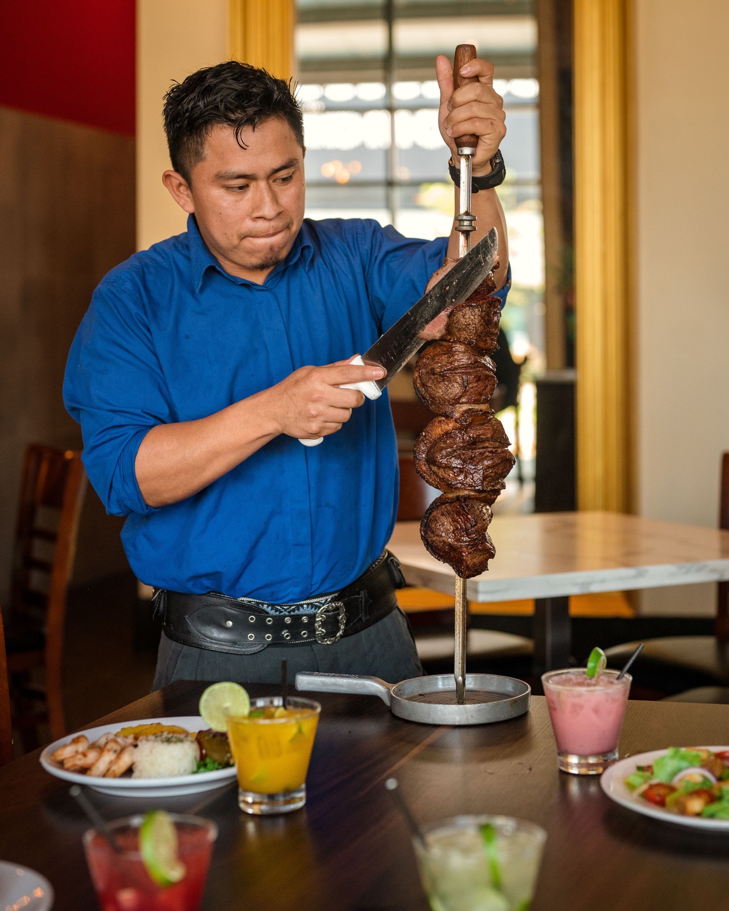 This weekend, you deserve to treat yourself to a unique and delicious dinner! May we suggest @texasdebrazil? 🥩🍷
📸: @cbyatesphoto