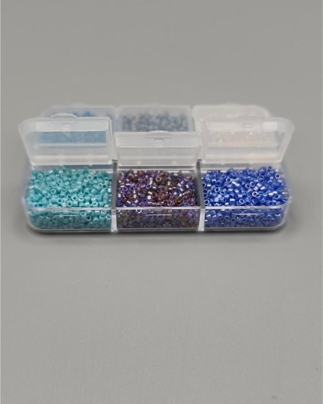 Transformez vos idées créatives avec notre assortiment de perles Miyuki Delica 11/0 - Mélodie d'Océan ! ✨🎨 Chaque boîte contient de magnifiques couleurs pour donner vie à vos projets. Laissez libre cours à votre imagination ! Link in Bio #Miyuki #Créativité #Bijoux #DIY #Miyuki #Frvcreations