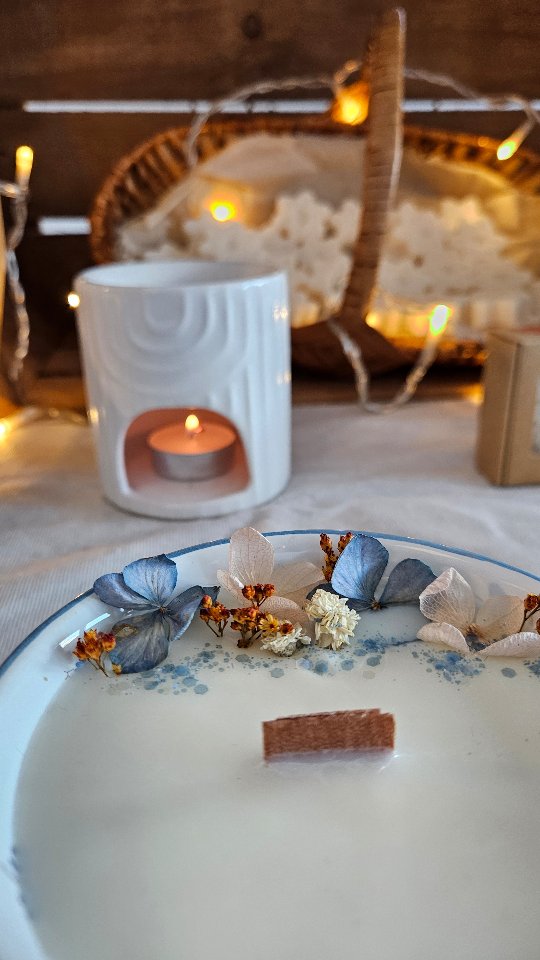 C'est sous le soleil que commence le marché de Noël @vaincre_la_mucoviscidose_56 au @lenautilus_labase à Lorient 🌞
Les bénévoles vous accueillent avec les jolies créations qu'ils ont réalisé au profit de la lutte contre la mucovisidose 🫶🏻
Venez également découvrir des créatrices talentueuses jusqu'à dimanche 18h00 pour se faire plaisir ou offrir 🤗
@bahame_creations
@milliardetoiles
@chezolivia
Et vous vous faites quoi ce week-end ?
#bretagne #artisanatfrançais #artisanat #marchedecreateurs #marchedenoël #noelmagic #ateliersalem #lorient #bougiedenoël #bougiesartisanales