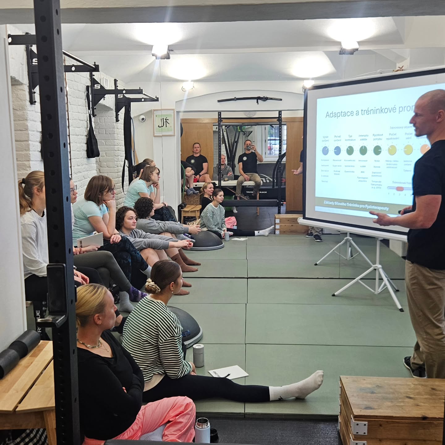 @dr.tino.janikov teaching Fundamentals of Resistance Training for Physical Therapists at @advance.training