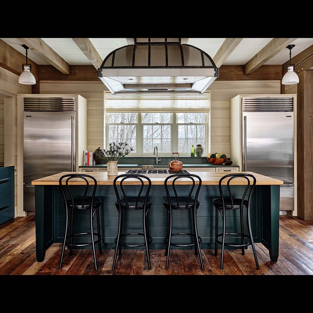 The kitchen at our Guest Barn project was thoughtfully designed to accommodate a wide variety of group sizes and still feel welcoming. The clients wanted to imbue a sense of warmth and comfort, allowing for the flow of large holiday gatherings while also feeling right-sized for a cozy dinner for two. The end result encompasses these characteristics, holding the charm of an old barn, intentionally casual, and with plenty of fridge space for those large Thanksgiving dinners. In the words of principal designer Ann Sargent, "my favorite projects are legacy homes designed to anticipate the gathering of friends and family in ways that make everyone feel cared for."
📷: @readmckendree
design: @sargentdesigncompany
construction: @housewrightconstruction