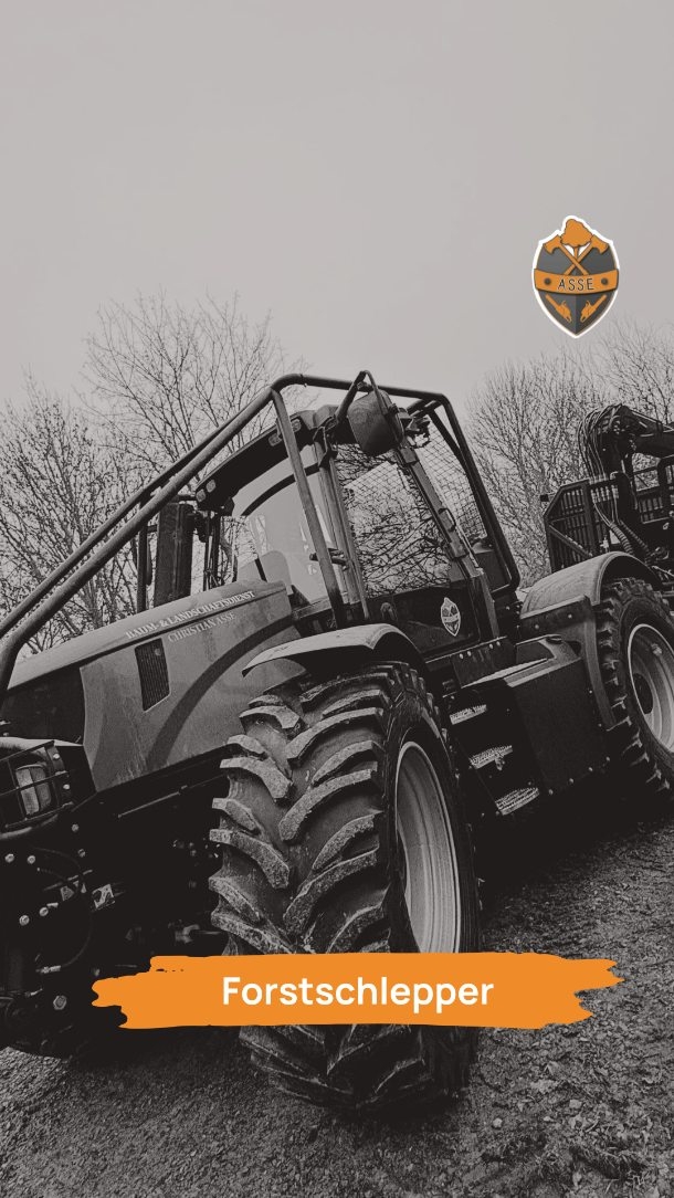 Einfach MEGA
Das Gespann kann sich sehen lassen.
Folge für mehr 👇
@baumdienst_asse
@forsttechnik_sauerland_
#forstmaschinen #forstschlepper #forst #forestry #forstwirtschaft #baumfällung #landschaftspflege #seilwinde #lumberjack #chainsaw #waldarbeit #jcb #fastrac #forsttechnik