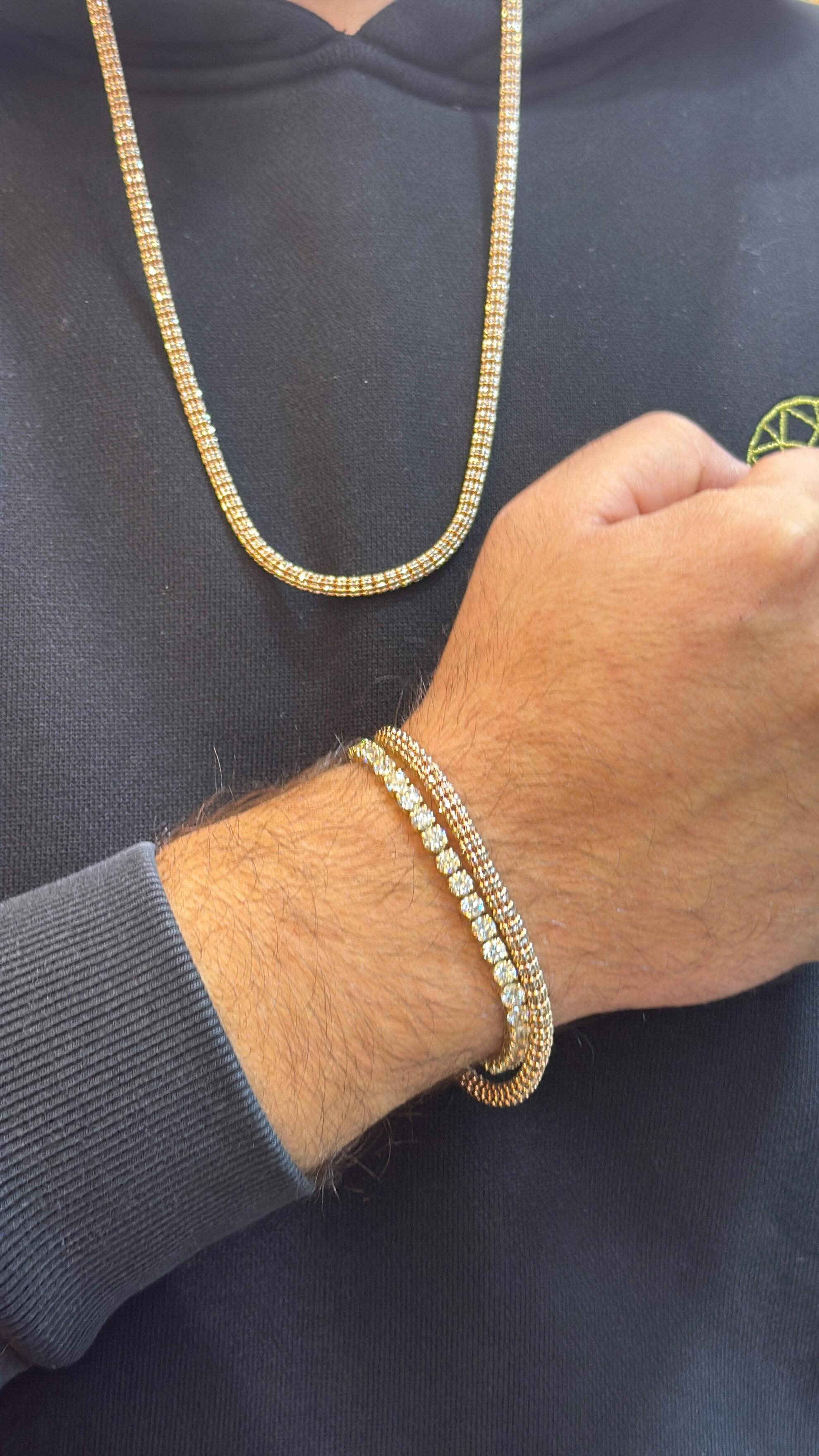 Available in rose and yellow gold, also with stones.
Now available to purchase in shop. #herenketting #mannenketting #antwerpen