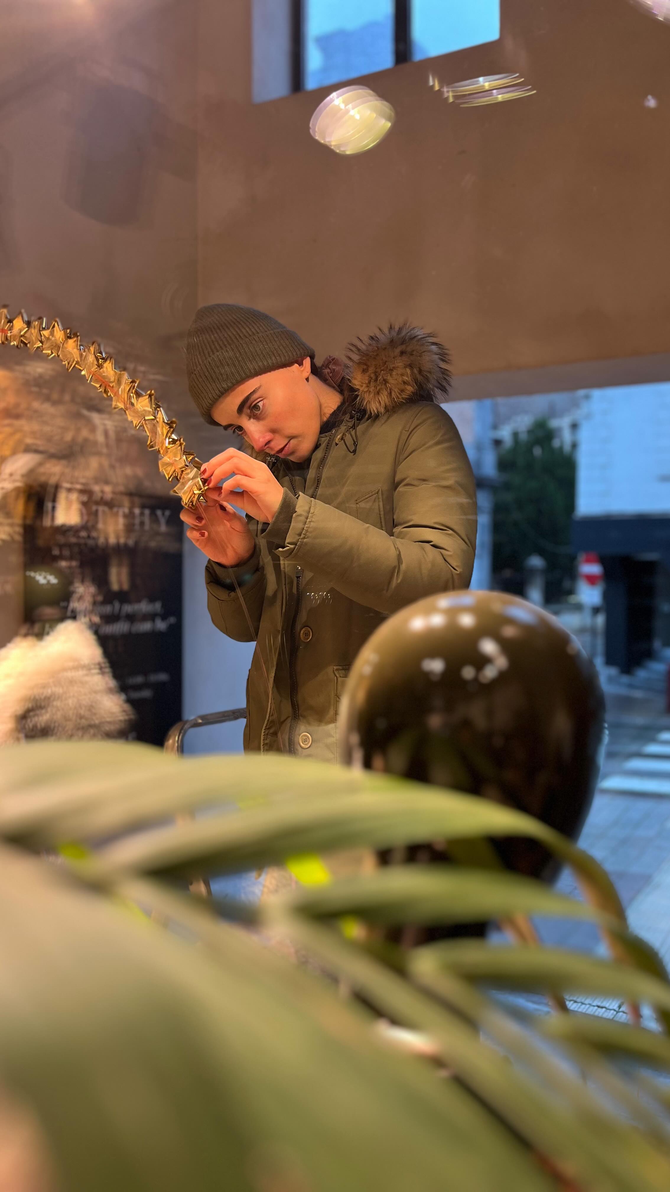 Some family sparkle as we prepare our Christmas windows ππ
πΌ π.
Pop by to see them before our mini break - closed from Dec 1st - 4th !
#botthygeraardsbergen #botthywomen #botthymen