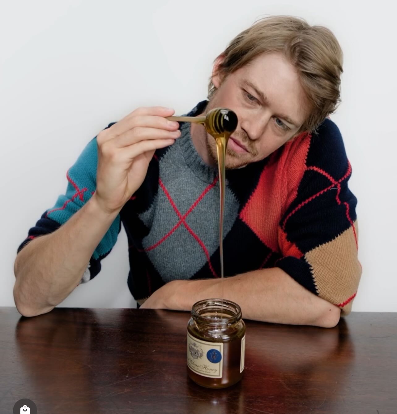 Houghton Hall honey for @jw_anderson being expertly sampled by @joe.alwyn….. available in JWAnderson stores!