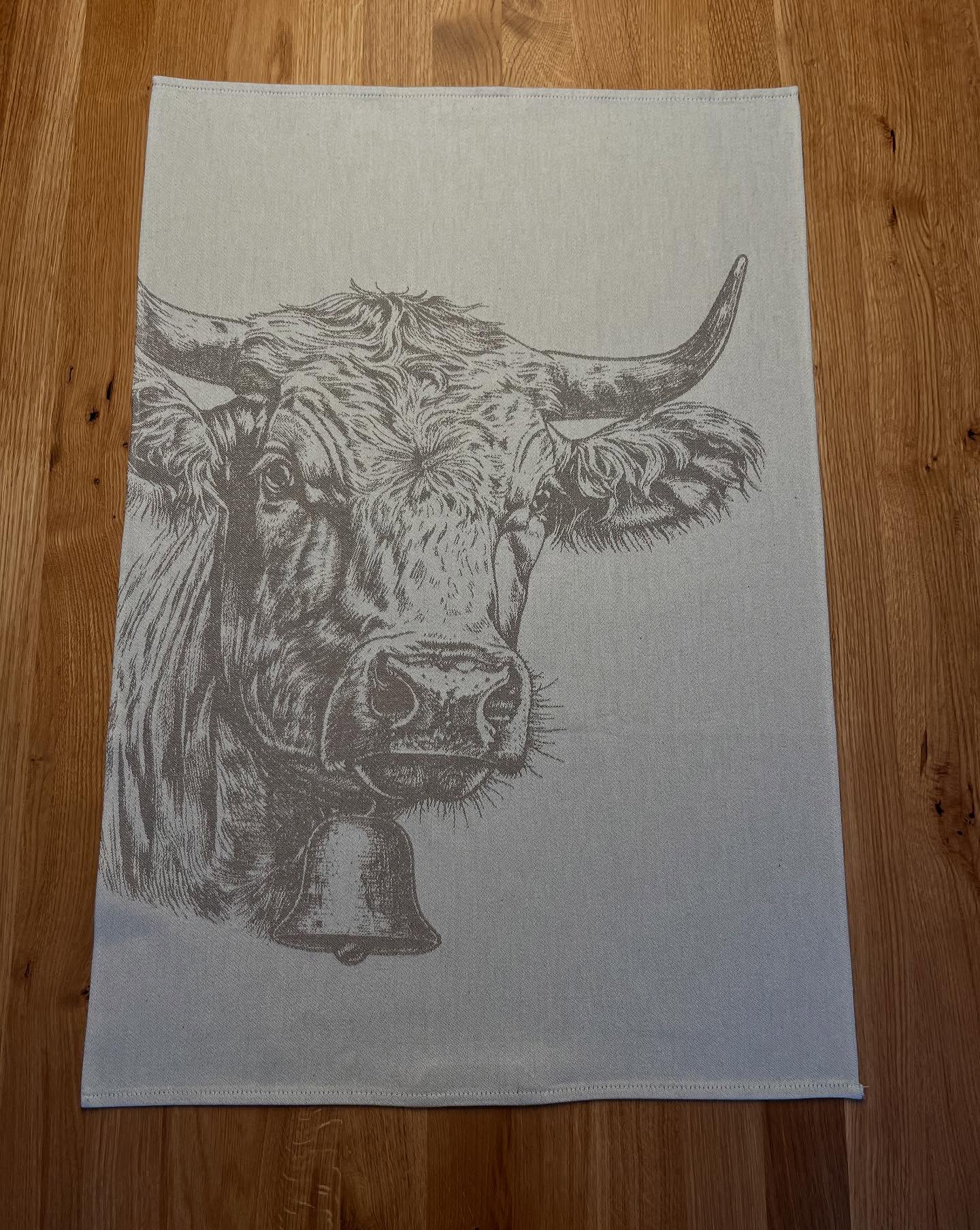 Chuchitüächli ✨
Chum bi üs nu äs passänds Gschänkli go poschtä für dini Liäbschtä🤎
#aufdermaurwohnbedarf