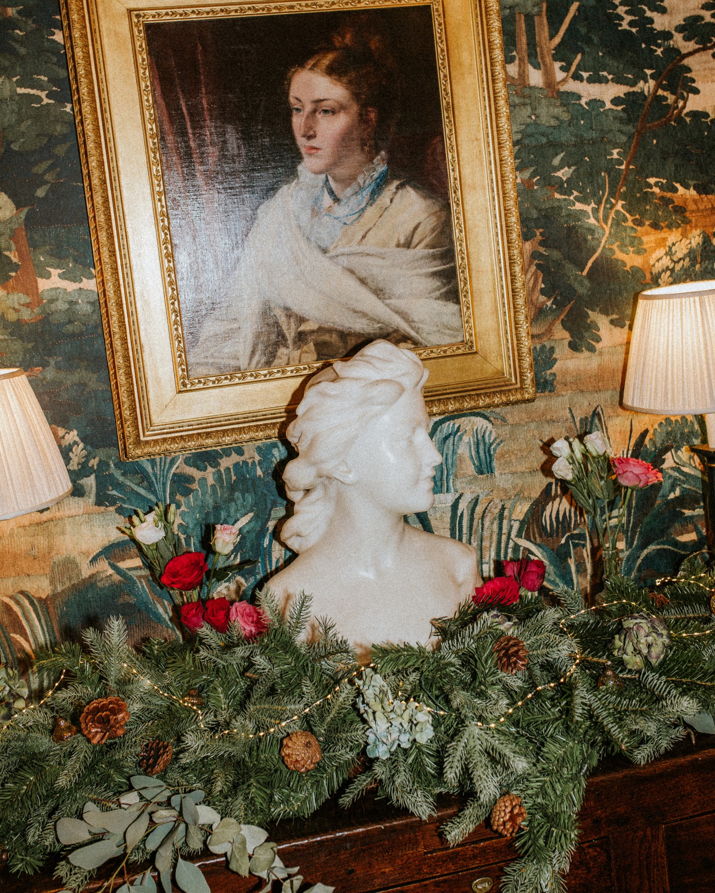 Hello December! 👋 The count down is officially on. ✨
Soaking up the start of the most wonderful time of the year here at Coombe-End.