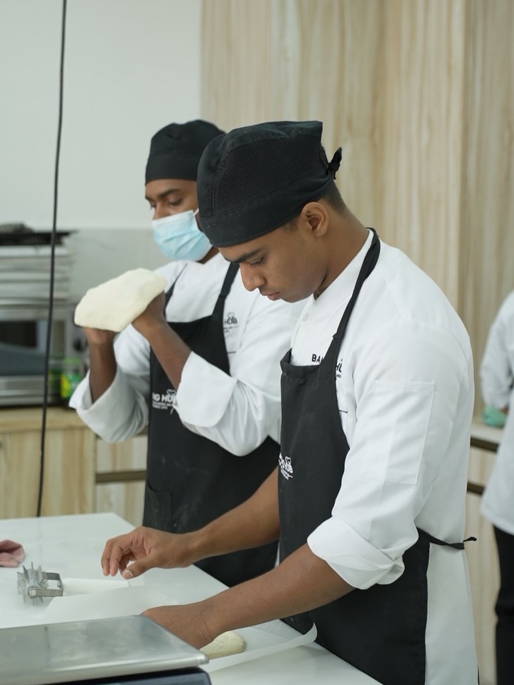 Another amazing day at Baking Hub Academy — from basic breads to rich, buttery loaves! 🤍🍞
At Baking Hub Academy, our 6-Week Baking Certification Course is designed to build strong fundamentals and professional baking skills. This week’s module focused on Basic to Enriched Bread, giving our students a complete hands-on experience in bread baking techniques, dough science, fermentation, and texture development.
From learning how to handle lean doughs to mastering rich, enriched bread recipes, our students explored the foundations that every baker should know. Understanding gluten structure, kneading methods, proofing stages, and shaping skills are what make a true difference in high-quality bread.
Our professional baking course helps learners gain confidence, clarity, and real kitchen experience. With expert guidance, industry-standard tools, and step-by-step practical sessions, we ensure every student gets the skills needed for home baking, bakery jobs, or starting their own baking business.
We’re proud of the progress our students are making each week — growing stronger, more skilled, and more passionate about the craft of baking.
If you’re looking to learn baking the right way, join us at Baking Hub Academy and let your skills rise with us!👩🍳🥖
#BakingHubAcademy #BakingCourse #BreadBaking #6WeekCertification #BakingClasses #ProfessionalBaking #LearnBaking