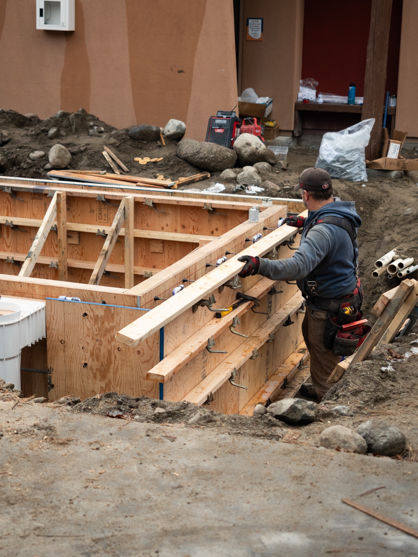 Forming the walls at LaCasa — ready for the pour❗️
📲 Contact us today to get started on your project
(844) 562-5362
#Poolhouse #LuxuryPools #KelownaPoolBuilder #OkanaganLiving #CustomBackyard #InfinityPool