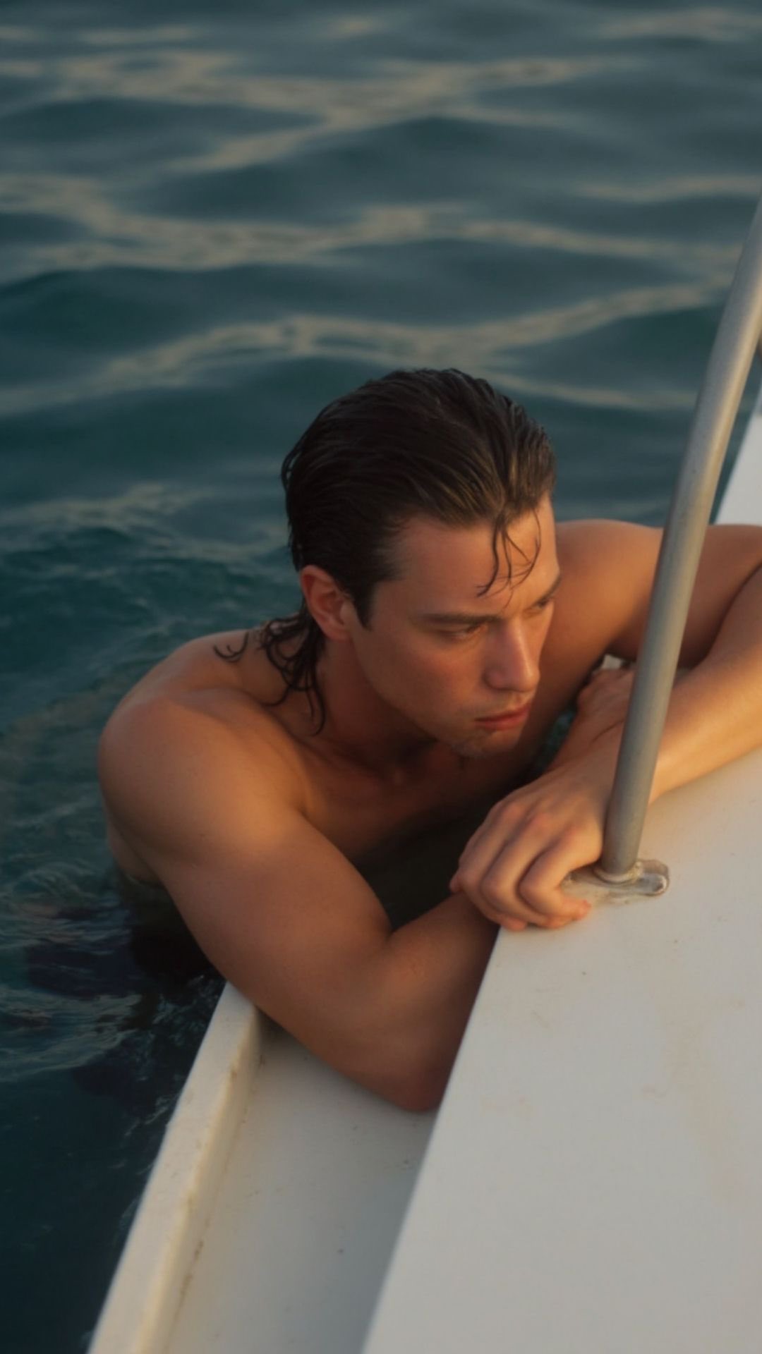 Send this to someone who needs a hint 😏
____
#discovertenerife #vacationrentalhomes #travelgift #travelgiftideas #vacationgift #travelmemes
• Travel Christmas gift, vacation rental Tenerife, sea view, private pool, boutique holiday home