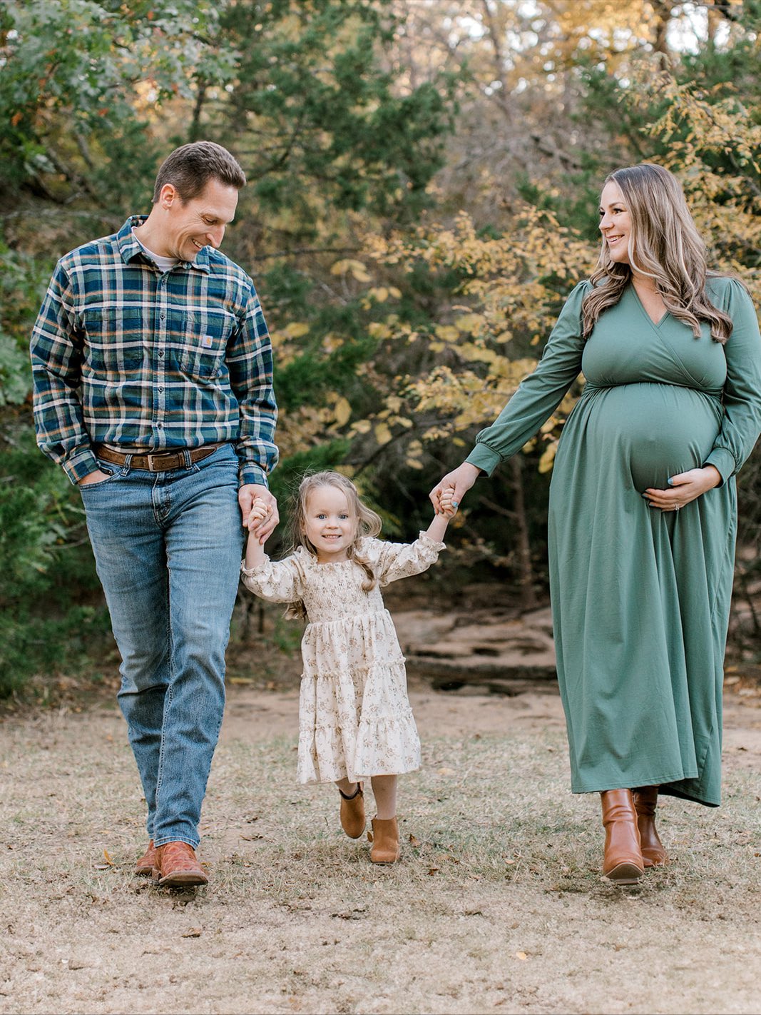 A pretty fall, Sunday afternoon with this cutie family-of-four to be! Can’t wait to meet this sweet newborn at the beginning of the year! Also, 2026 is already almost here. Anyone else so totally offended by that?!
.
.
.
#dentonphotographer #dfwfamilyphotographer #dallasphotographer #ftworthphotographer #flowermoundphotographer