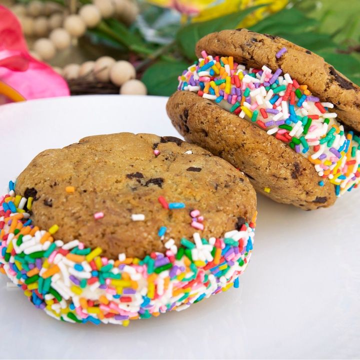 Freshly baked chocolate chip cookies from our favorite local bakery, Peace Of Cake, meet our creamy, dreamy ice cream for the ultimate sweet sandwich! 🍪🍦✨ One bite, and you’re in dessert heaven! 😍 #ChipwichPerfection #LocalLove #SweetEscape #IceCreamSandwich #TastyToucan #MadeInMaryland #KentIslandEats #ILoveTastyToucan