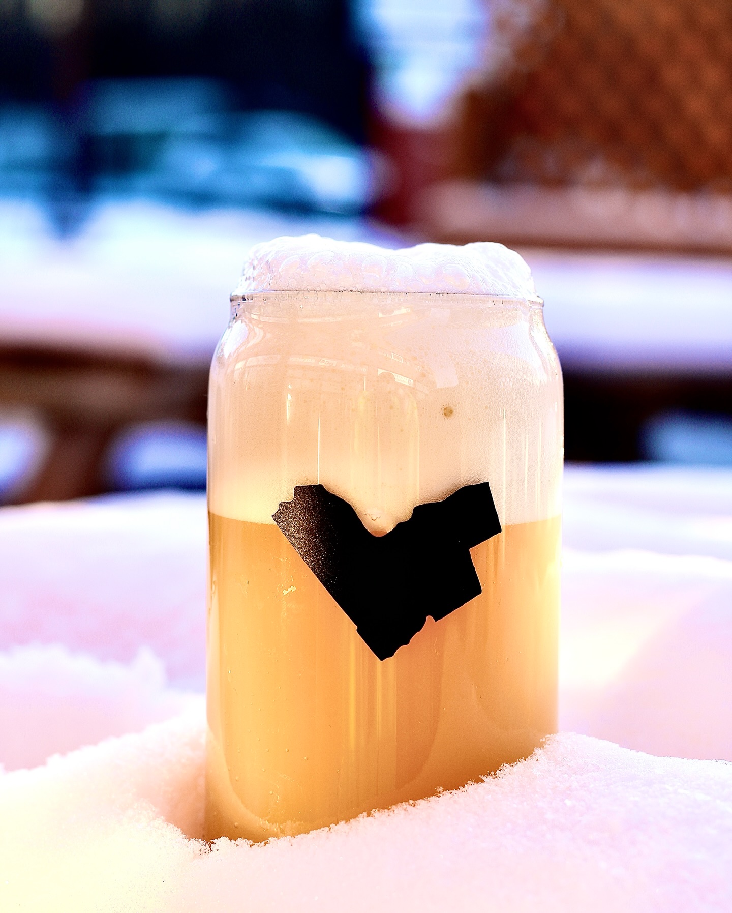 Yellow Square in its natural habitat ❄️✨
Hazy. Juicy. 6.9% NEIPA. Bursting with Nectaron, Citra & Rakau.
Mango • Nectarine • Pear vibes all day. Available only on tap at the brewery for now. Bottles to come soon. #NEIPA #HazyIPA #JuicyIPA #CraftBeer #CraftBrewed #HopForward #Nectaron #Citra #Rakau #TropicalHops #StoneFruitVibes #MangoNotes #NectarineNotes #PearAroma #BreweryLife #BeerPhotography #Beerstagram #HazeForDays #SnowyPour #WinterPour #GoldenHourHaze #CraftBeerCommunity #HopHeads #BeerNerds #BrewingCommunity #ottawabrewery #ontariobrewery #canadianbrewery #manorpark