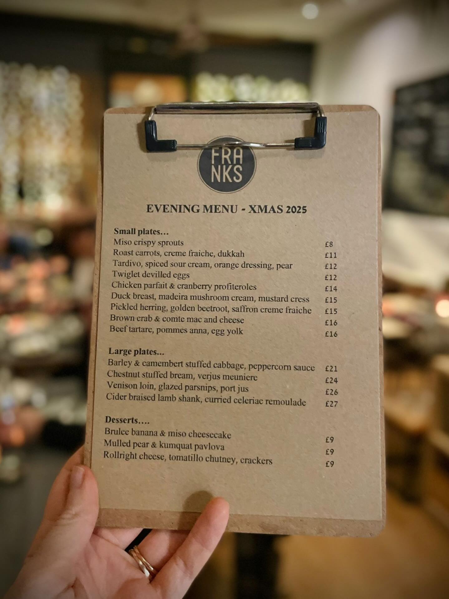 Here we go! Xmas menu is ready. We’re taking bookings now! All dates open. Some festive crackers on this one. We can also do work parties & private dining so do slip into my DMs for more info. See you soon
#xmaslondon
#highbury
#londonrestaurants