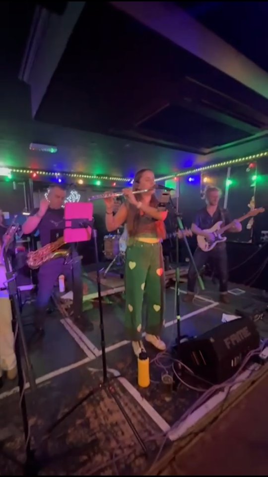 Wait for the flute at the end… 🪈🪈
Our take on California Dreamin’ live. Who knew this one needed our twist?
Follow for more live moments like this 🌴🎶
#flute #flutesolo #norwich #norwichmusic #livemusic #ukmusic #liveband #instagood #instamusic #californiadreamin #OffbeatCollective