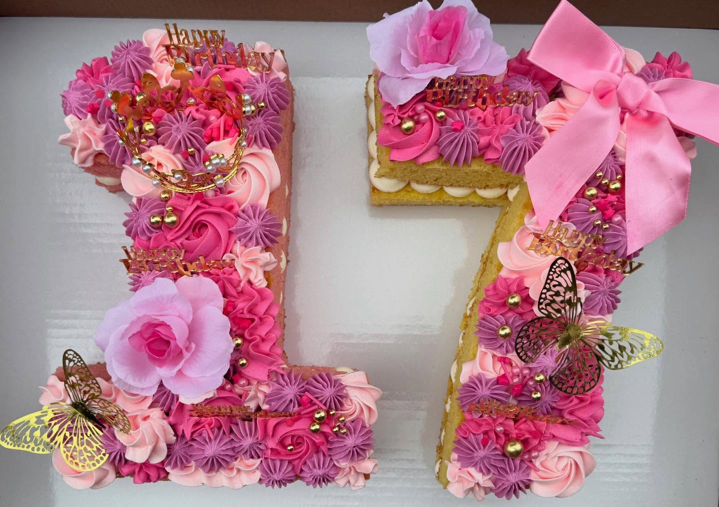 💕
•
•
#wichitacupcakes #cupcakesofinstagram #cupcakedecorating #cupcakelove #wichitaeventplanner #numbercake #wichitanightlife #lettercake #weddingcake
#explorepage #cakepops #icteats #wichitafoodie #instacakers #wichitaweddingvenue #thebakefeed #cakesickles #cupcakes #cupcakecake #blowbaked