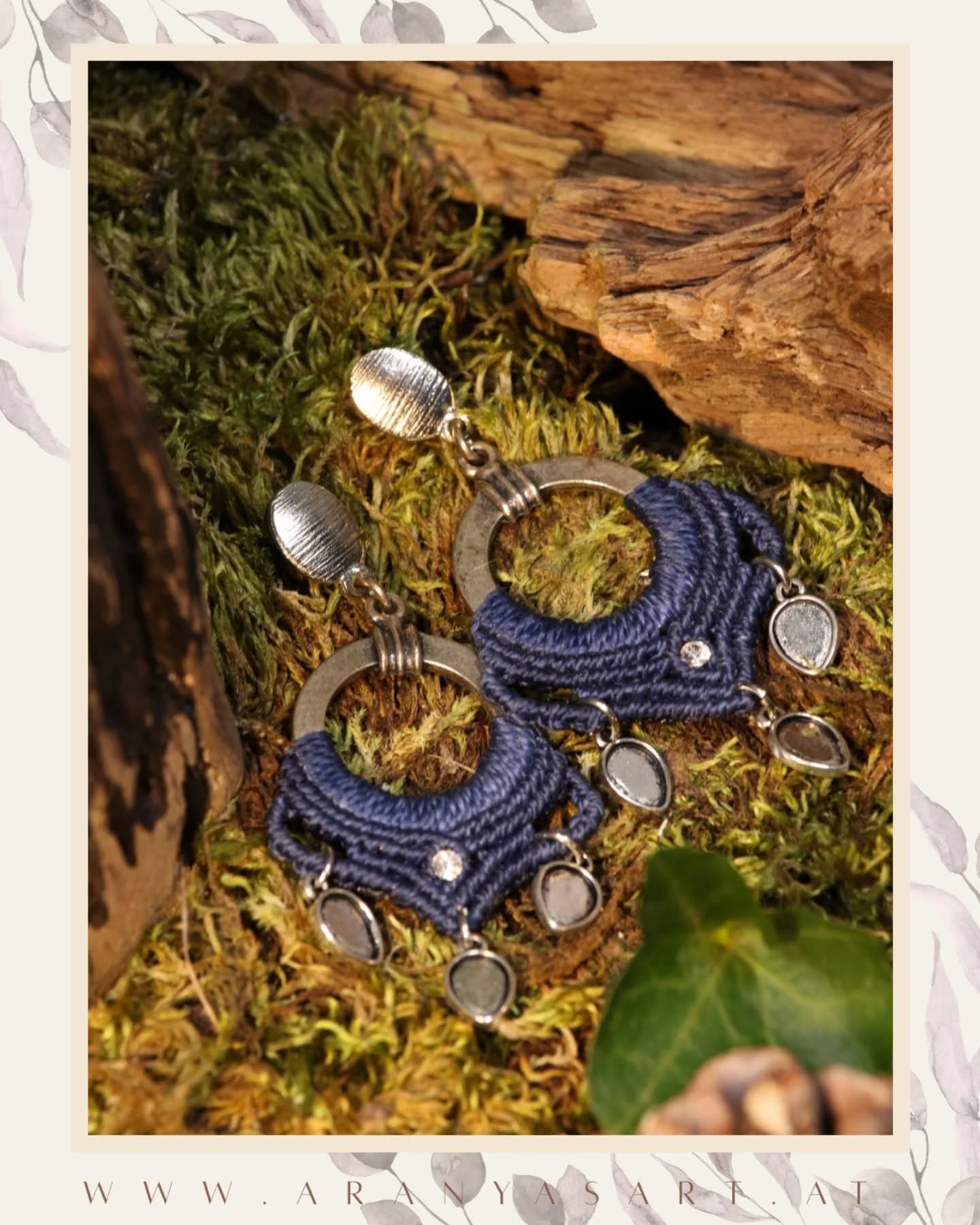 Einen wunderschönen guten Morgen ihr Lieben 🤗🌄
Hinter dem 4. Türchen verbirgt sich heute ein exotisches Statement-Piece:
💙✨die Ohrringe "Sahra Montana"!✨💙
🌄Diese Ohrhänger erzählen eine Geschichte von fernen Reisen und geheimnisvoller Schönheit.
🥻Orientalische Eleganz, die sowohl im Alltag als auch zu festlichen Anlässen besticht.
Wie gefallen dir die ✨💙Sahra Montana 💙✨ Ohrringe?
Ich wünsche dir einen wunderschönen Tag
Herzliche Grüße
Katharina
#MakrameeOhrringe #StatementOhrringe #adventskaleder