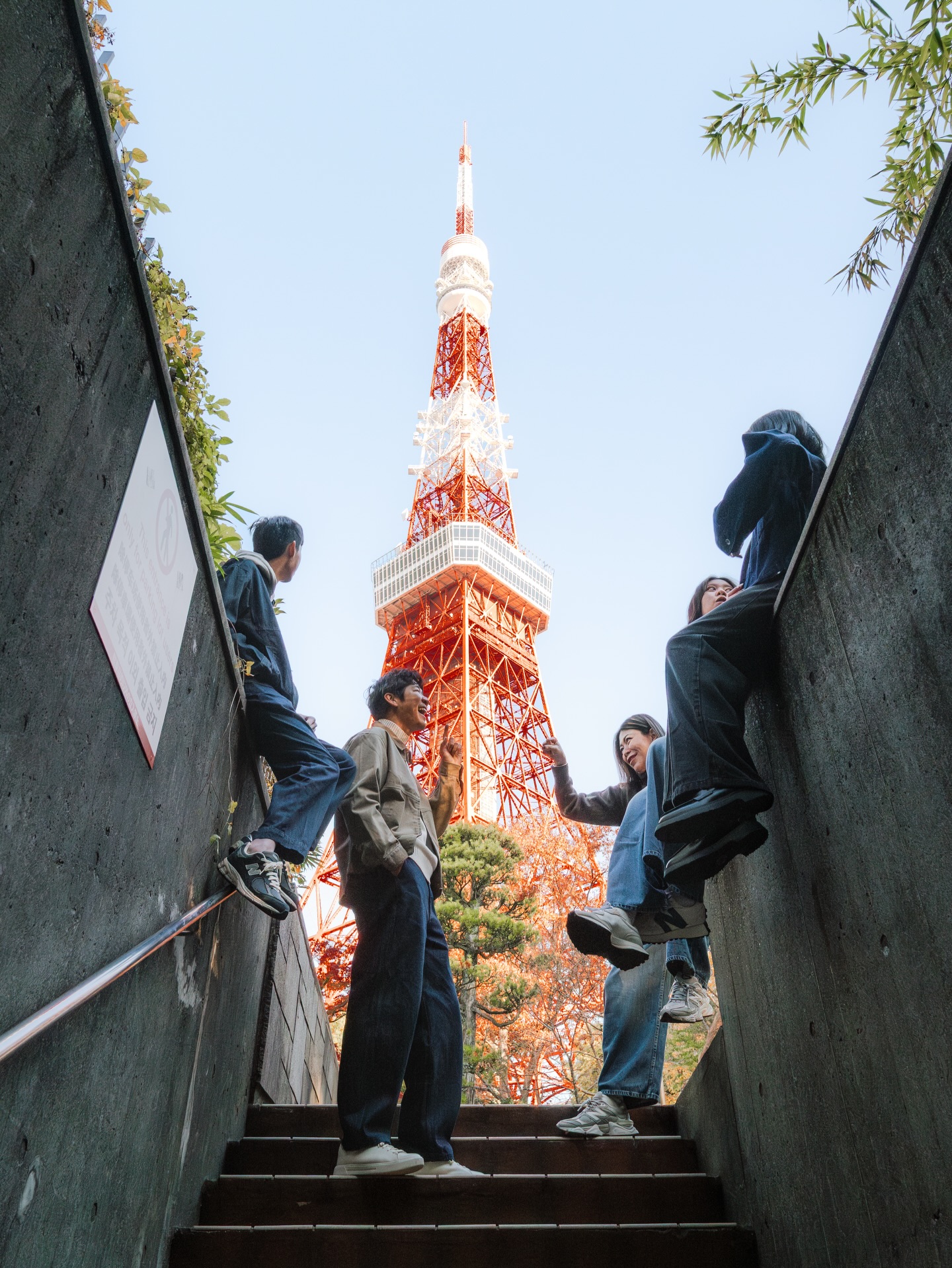 Some light hearted moments captured during our family session together in Tokyo 🗼Gingko leaves are decorating the streets and parks in Tokyo still ー a delightful sight if you ask me 💛🍁🍂 😌
Thank you for a fun session Y & family! 🇲🇾
#tokyoportraitphotographer #tokyofamilyphotographer #tokyophotographer #tokyotower #tokyophotoshoot