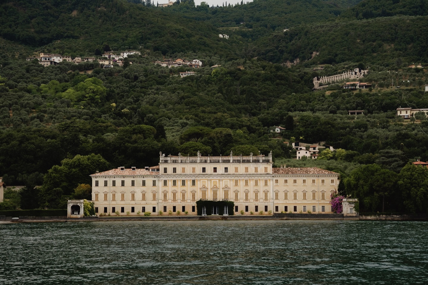 Villa Bettoni, Lago di Garda
#lagodigardaitaly #italywedding #weddingvenue #weddingphotography #lakegardaitaly