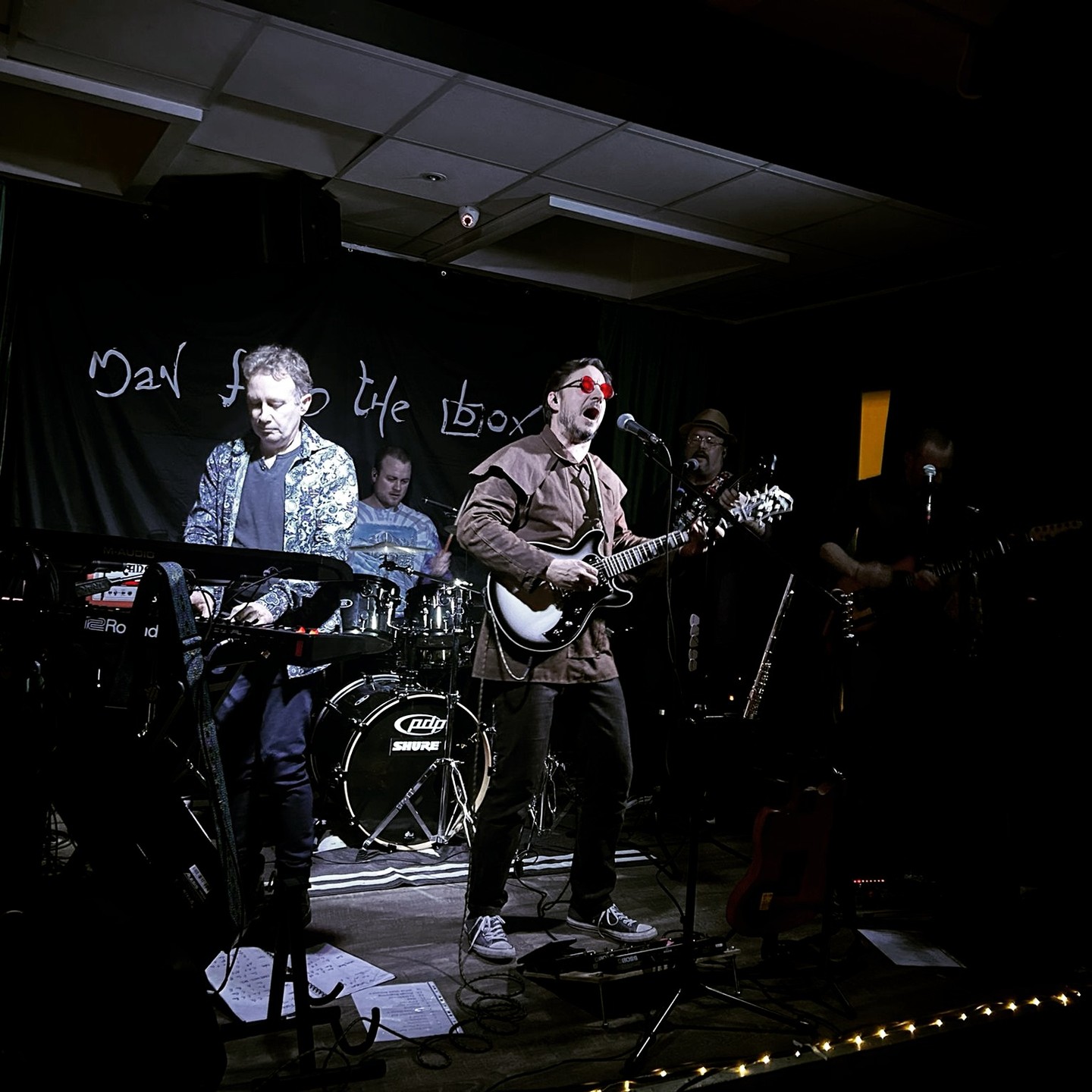 Don't remember what song we were playing. But cool photo!
#liverockmusic #progrockband #altrockband