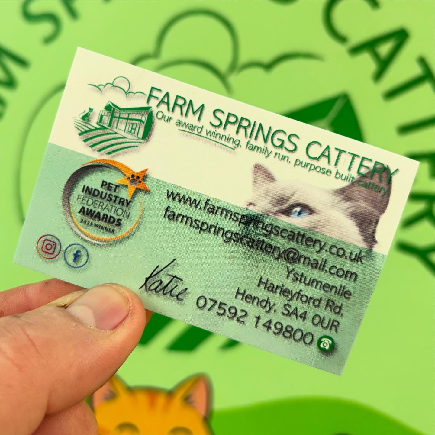 👔 New business cards day today. 😊 Still hasn’t sunk in that we can add “award winning” to them! 🏆 Thank you @petindustryfederation so much for recognising us…and thank YOU all for bringing your lush cats to stay with us! 😻