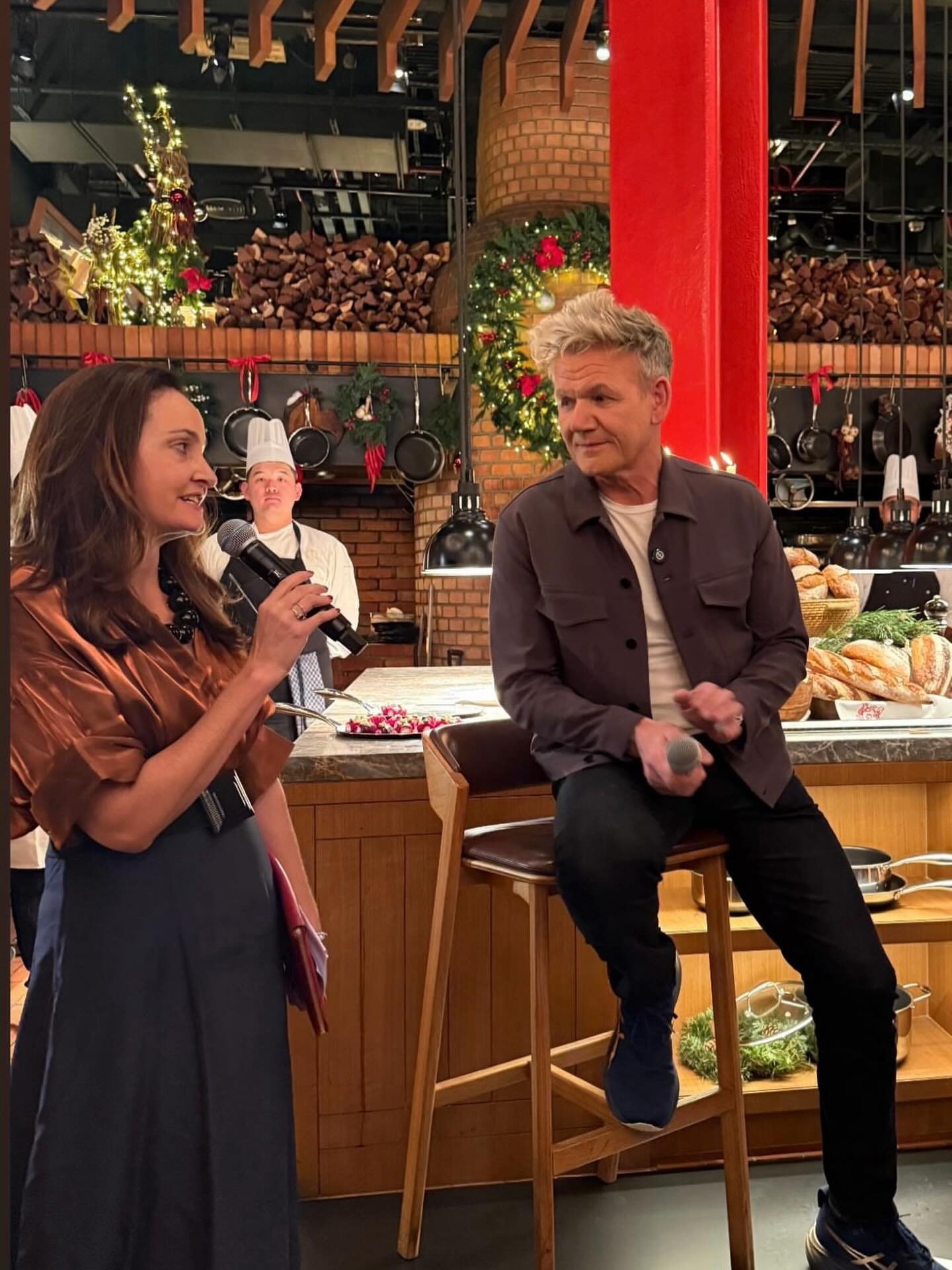 Today our partner Jennifer Pettinger-Haines had the exciting opportunity to interview Gordon Ramsay during an exclusive event in Dubai, celebrating the official launch of HexClad cookware in the UAE market. He was joined at The Guild in DIFC by HexClad’s Co-Founder and CEO, Daniel Winer.