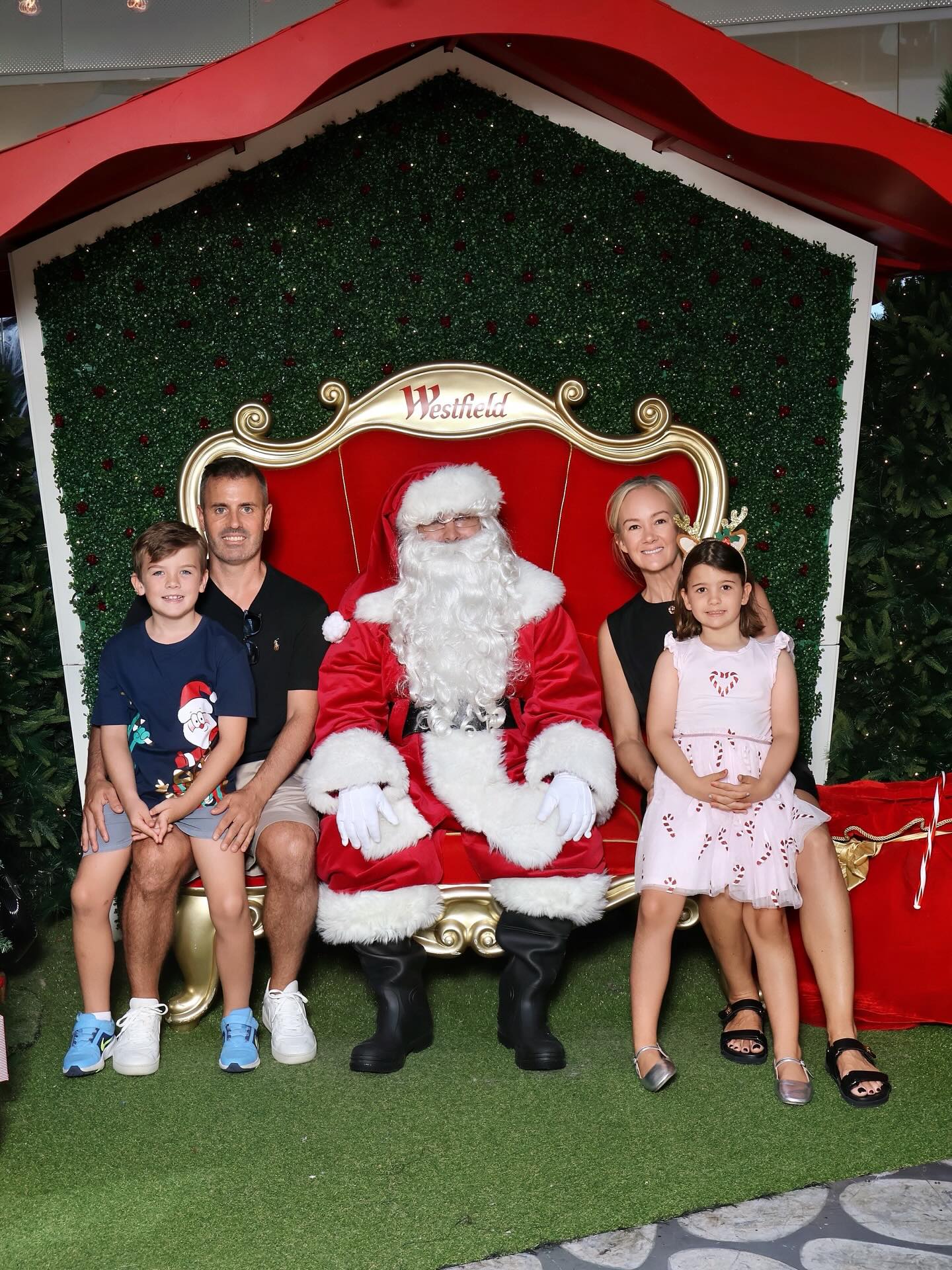 Itβs officially Christmas when we have our Santa photoβs taken π
π»π