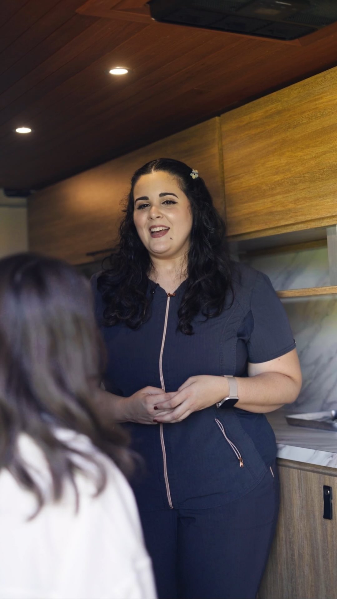 ¿Sabías que en el 40-50% de los casos de infertilidad, el factor masculino está involucrado?
Evaluar la salud reproductiva masculina es importante.
En Lavanda Holistic Clinic, entendemos que la infertilidad masculina no es solo un número en un análisis de laboratorio. Es una pieza fundamental del rompecabezas que merece atención especializada y compasiva.
¿Qué evaluamos en nuestras consultas de fertilidad masculina?
• Calidad y movilidad de espermatozoides
• Análisis funcional de salud reproductiva
• Factores de estilo de vida que afectan la fertilidad
• Tratamientos naturales para optimizar la salud espermática
• Apoyo integral para ambos miembros de la pareja.
La medicina funcional nos permite ir más allá de los análisis tradicionales y entender qué está afectando la fertilidad desde la raíz. Porque cada pareja merece respuestas claras y un plan personalizado.
Llevamos nuestras evaluaciones de fertilidad directamente a tu hogar, con la privacidad y comodidad que este proceso merece.
¿Listos para tener respuestas completas? Agenda tu consulta y comencemos este camino juntos 🚐🪻