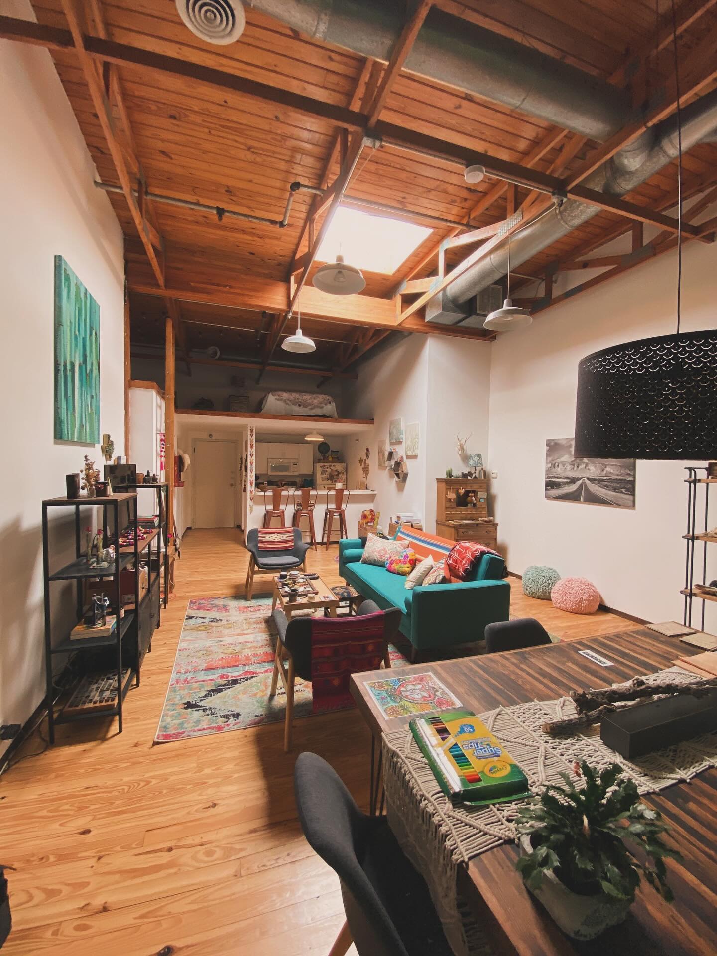 Snag this cozy bright, open, and full of charm loft for only $1,600!🍃🌞🧱 Would you call this home? #loft #expopark #dallastx