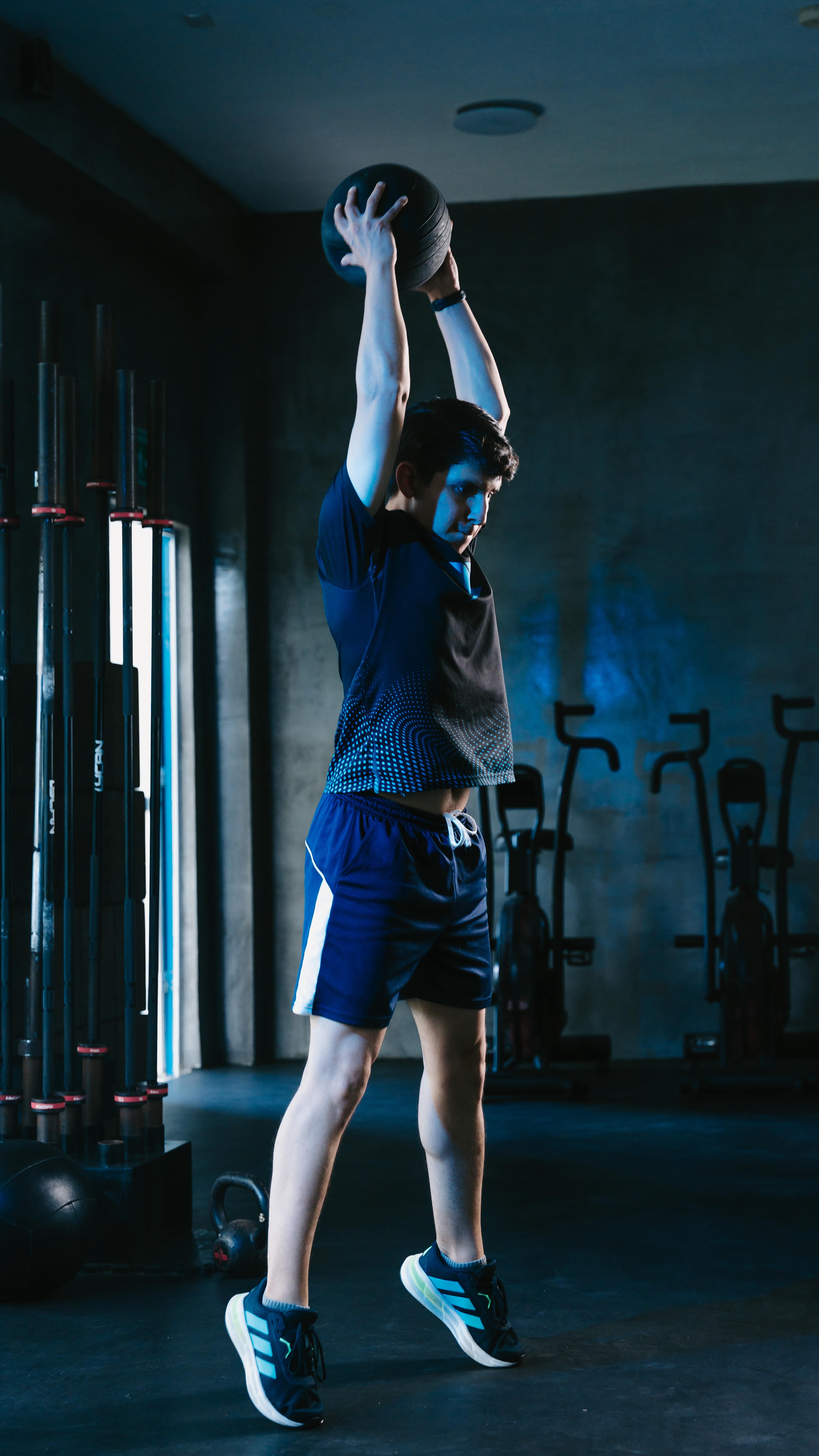 FREE CLASS 💪 www.gaialife.com.mx
La fuerza se construye paso a paso siempre conscientes de cada movimiento y de lo que el cuerpo nos pide.
¿Quieres entrenar con más más efectividad y menos riesgo? Nosotros te decimos cómo hacerlo