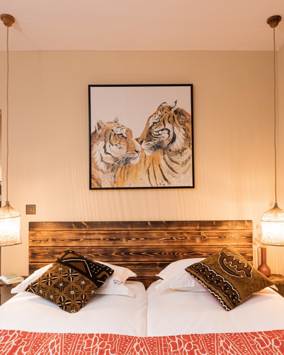 Offre week-end ✨
À l’occasion de l’ouverture anticipée des pistes de ski, le Wafo réouvre ses portes !
Du 28 au 30novembre, du 5 au 7 décembre et du 12 au 14 décembre , offrez-vous l’expérience Wafo à prix doux 🌿
💶 Nos chambres à 240chf seront seulement à 170chf sans petit déjeuner ! Supplément possible pour une chambre triple ou quadruple.
⏰ Late check-out offert le dimanche pour profiter pleinement de votre séjour
⚡ Offre valable uniquement les week-ends
⛷️Réductions sur les casiers à skis et les skis !
🪪 Vous pouvez bénéficier de la carte de bienvenue directement au sein de notre hôtel !
📌 Réservation exclusive sur notre site et par téléphone
Site internet : https://www.wafohotel.com
Tel: 079 441 59 00.
Prêt·e à (re)découvrir Wafo ? 💫