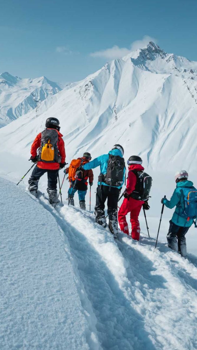 Några platser kvar till skidäventyret Gudauri, Georgien 🇬🇪, 24 jan-1 februari! ❤️
En resa till stora berg där du får uppleva otrolig skidåkning, spännande kultur och en härlig gemenskap i Systrar i bergen.
Resan arrangeras i samarbete med @apollosports och säljs som paketresa. Systrar i bergen har tagit fram det bästa programmet för att du ska få en sån härlig skidsemester som möjligt! 💫🎁
Ett äventyr som bara måste upplevas!! 😍
Bergen kallar, ses vi där? 🏔️
✨ Läs mer på vår hemsida och varmt välkommen ✨