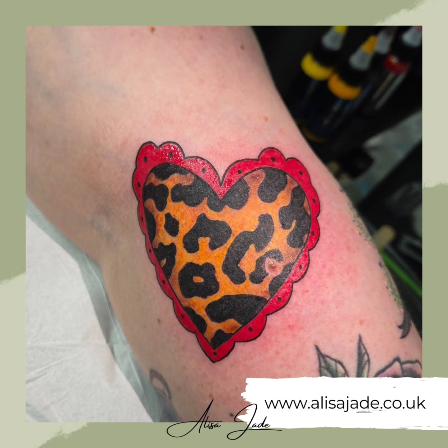 🐆 Wild at Heart.... not all hearts are soft. Some come in leopard print with a red hot trim.❤️🖤
Feminine & Fierce 🔥🐆
#leopardprinttattoo #tattoostoke #hearttattoos