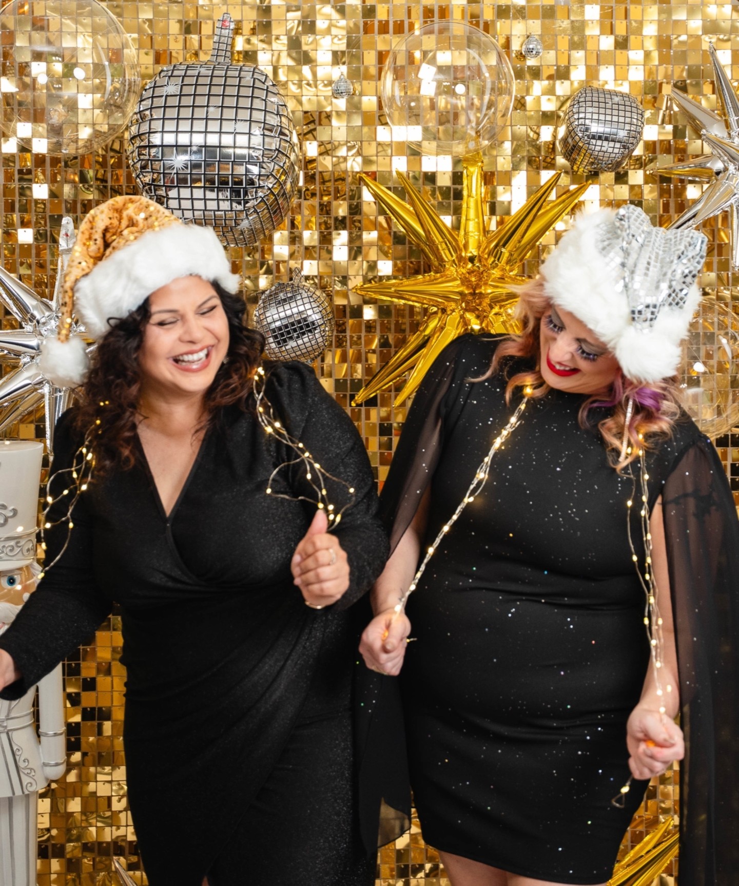 PHEWWWWW.😅😅😅
We don't know about you, but it has been a MAD DASH to make it into the holidays this year! Things we managed to accomplish:
🎄 Salon decorated (it's a whole new look this year)!
🎄 Christmas goodies for each and every guest
🎄 Christmas card photos taken
🎄Most Christmas cards have been sent!!!!
🎄 Amanda finally sat still long enough for Alicia to do ALL of her hair!!! 🤣🤣🤣
🎄Deep cleaned the salon- cuz who doesn't want to usher in a new year with a clean space?!
What about you? What have you pulled off outside of surviving round one of the holidays!?
📸 by @foxtailfamilyphotography
#cypresshairstylist #houstonhairstylist #houstoncurlspecialist