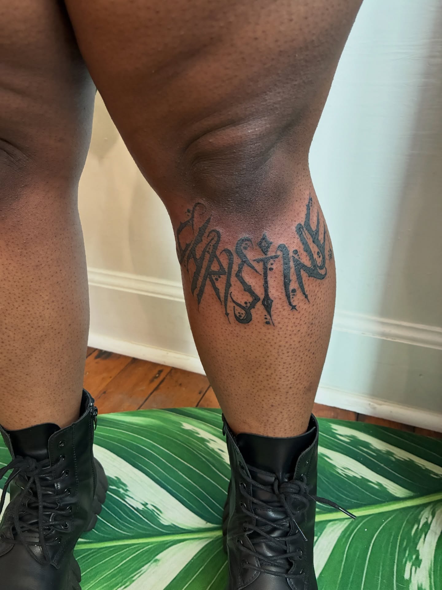 Stylized script of my client’s mother’s name.
I would love to do more like this!! DM me to get in my books. ❤️❤️❤️
Made @tygerwolftattoo
#guestartist #travel #tacomawa