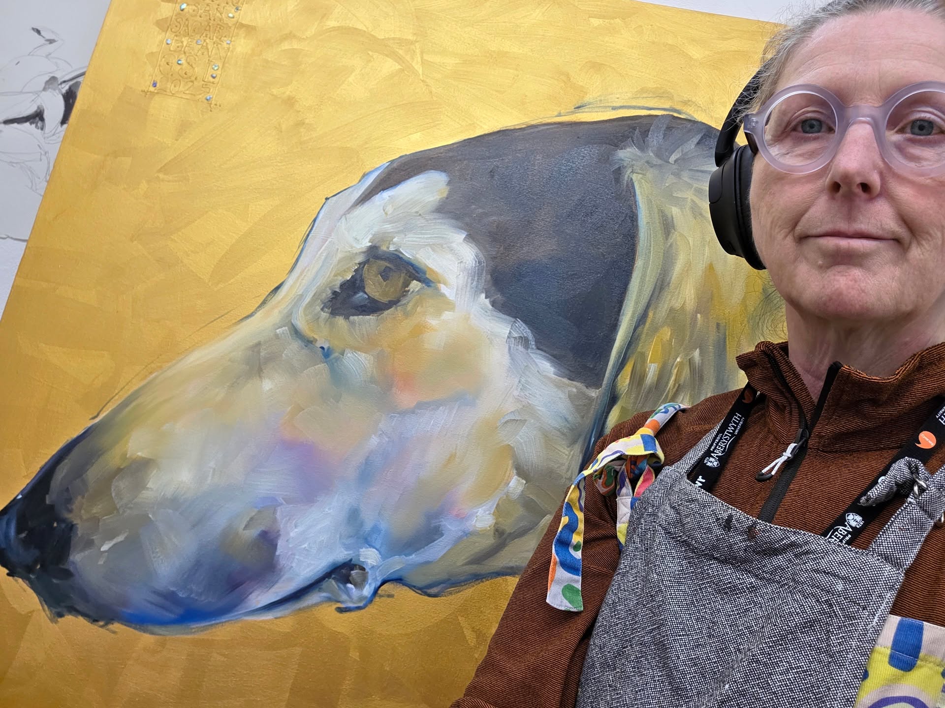 Working on my full size piece.
I had to pull out my whole studio space @aberystwythschoolofart to get this massive canvas in. I'm working like crazy this week so I don't have to try to get it back to the flat then into the car in order to finish it! Work is progressing well but it's pretty stressful!
oil on canvas
122x122cm
#dogportraits #dogportraitartist #rescuesaluki #uniorbust #aberystwythschoolofart #stripeyhoundart #oilpainting