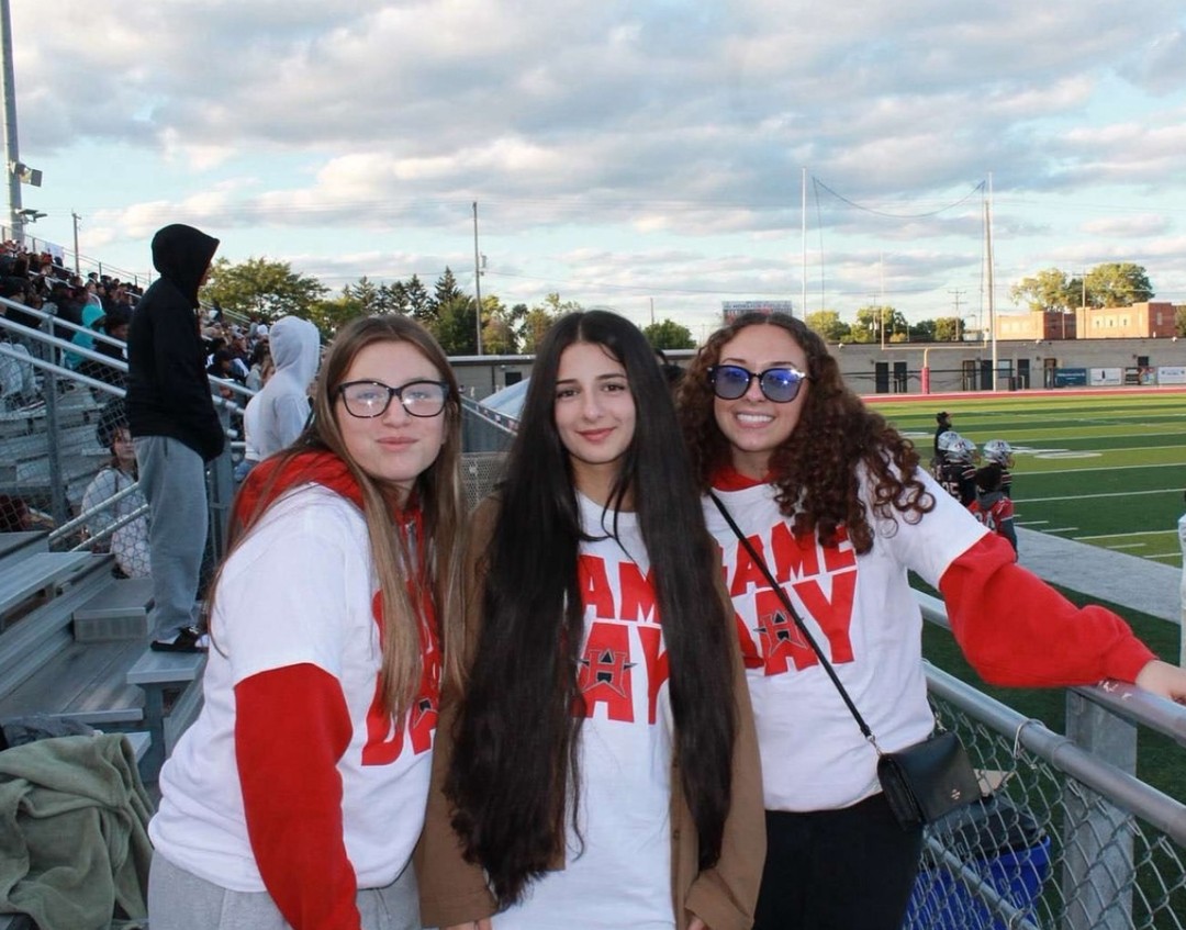 Game day! 🏈
Spending time with new friends, feeling your school spirit, and learning American high school traditions – there are so many reasons why FLEXers love going to a high school sports game!
“Grateful for the friends I made and the memories from my first football game in the USA! 🏈” - FLEX Student Opelia from Georgia
#FLEXProgram #Exchangeourworld #America250