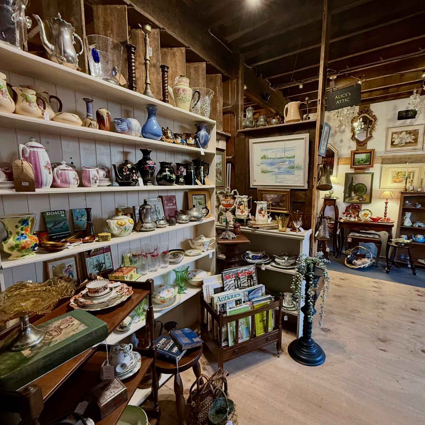 With an eye for beautiful decorative accessories, furniture and little French finds @judipalmer7 has treasures on every shelf!
Find lovely little stocking fillers next to statement pieces of art adorning the walls.
Thoughtful Christmas gifts just waiting to be discovered at @theantiquevillagedevon
……………………………………………………………….
Late Night Shopping with Mulled Wine, Mince Pies and Fizz on the menu @thedovetailcafe
Thursday 11th & 18th December
Open 10am - 7pm
www.theantiquevillage.co.uk
The Old Whiteways Cider Factory, Hele, Devon EX5 4PW
#followus #antiquedealer
#vintage #antique #interiors #home #sustainableliving #christmasshopping #christmasgifts #christmas #ChristmasGifts #AntiqueVillage #art #keepsakes #antiques #keepsakes #stockingfillers