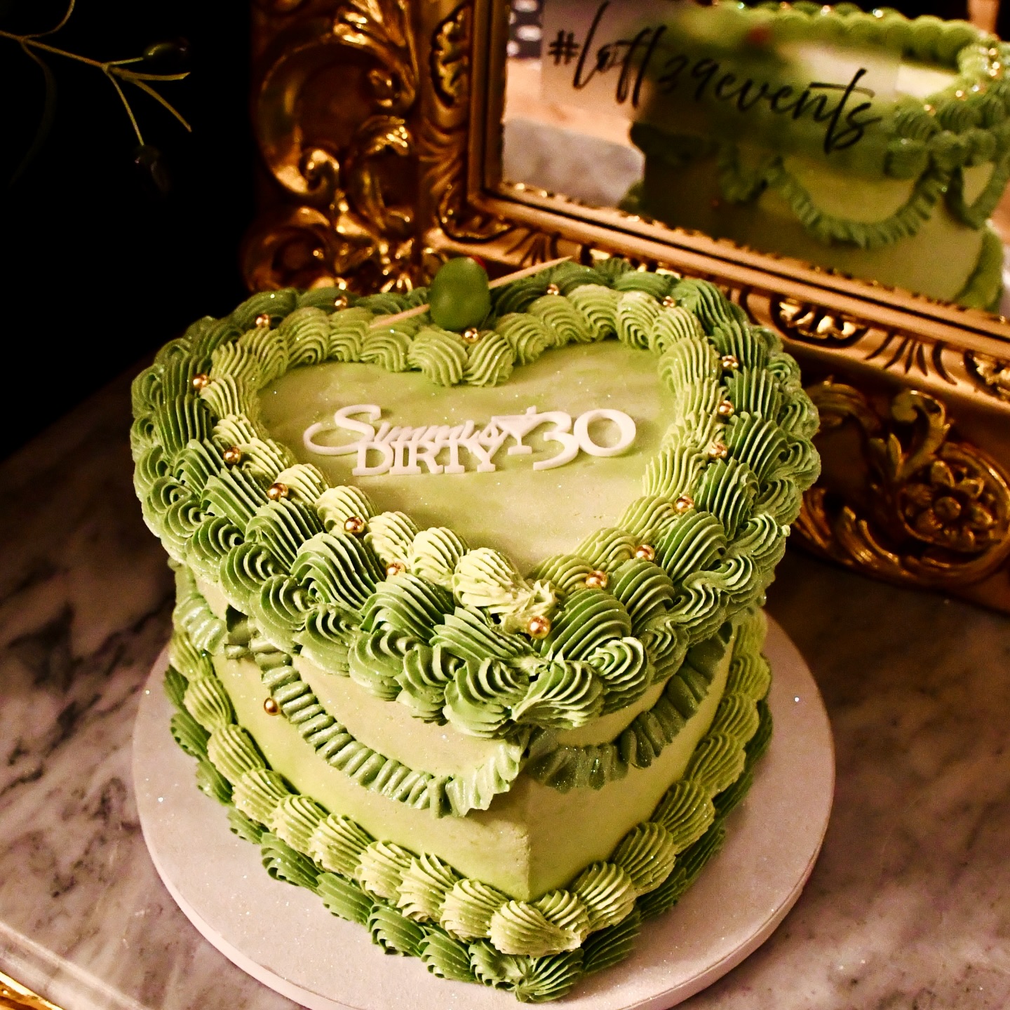 🍸✨ From the Martini-Themed cake to the backdrop… our team was focused on all the details for this Fabulous Event!✨🍸
📍: @loft39nyc
#MartiniTheme #PhotoBoothnyc #DirtyThirty