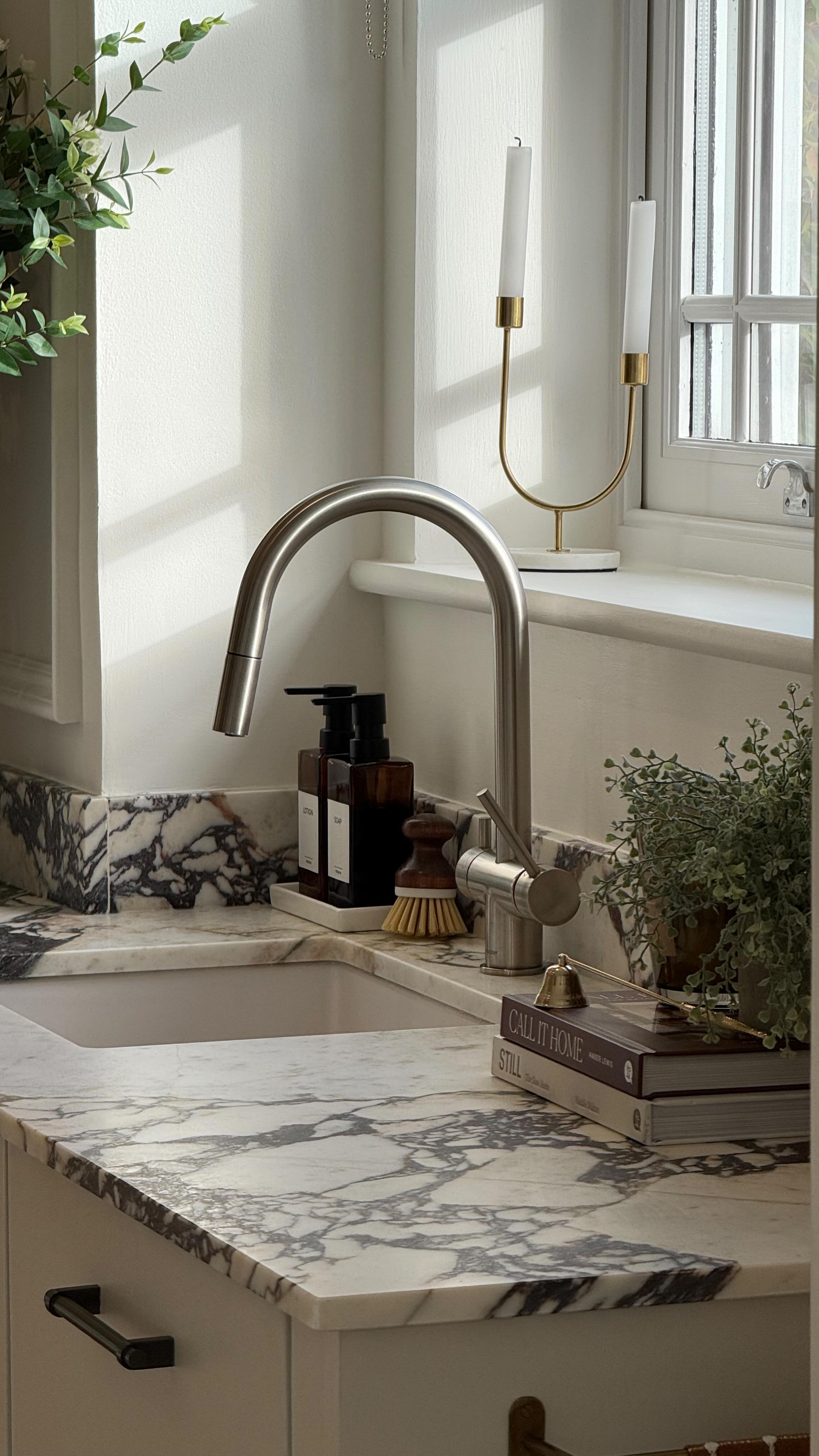 Here it is, the full reveal of the stunning Viola Project 💐
Our clients chose this highly detailed show-stopping marble for their kitchen worktops and couldn’t have made a better choice!
The detail of this stone is unmatched, making for a stunning natural stone statement in any kitchen or home.
#thestonecompany #kitcheninspo #stoneworktops #marble #violamarble