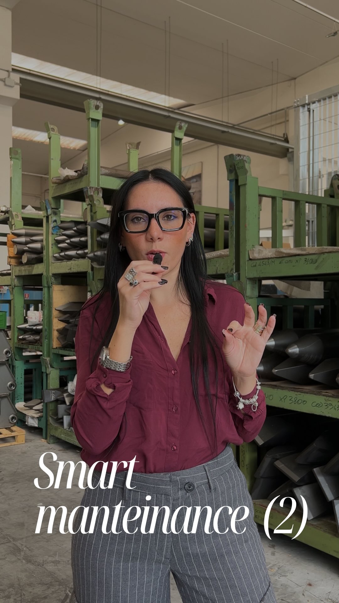 Do you want to prevent your tool from wearing out too fast? Here are two simple tips to keep it in top shape:
🔨 Don’t keep hammering the same spot
If the material isn’t breaking, move to a different point. This prevents unnecessary stress on both the hammer and the tool.
🔄 Rotate the tool every 40 hours
Once a week (or about every 40 working hours), remove the tool and rotate it 180°, along with the retainers. This ensures even wear on both sides and avoids premature damage.
💡 These small habits can significantly extend the life of your equipment — saving you time, money, and downtime.
#MaintenanceTips #HydraulicBreakers #ConstructionLife #ProTips #EquipmentCare #DemolitionTools #WorkSmart #HeavyEquipment