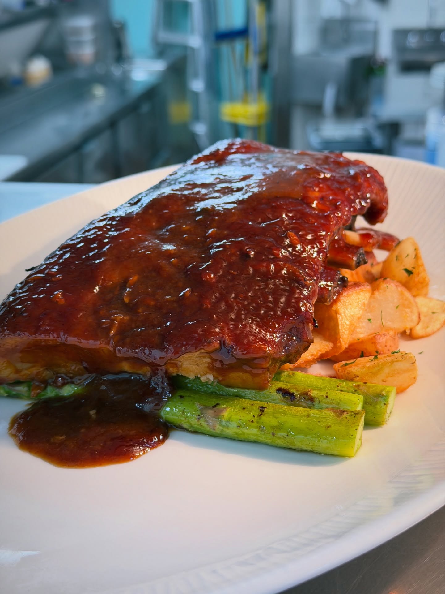 LILIKOI RIBS ARE BACK for a limited time only.
See you today after you shop at the @kawaiifriendsfair 🤙🏽
Only @pearlridge
#smallbusinessowner #sundaymood☀️ #goodfoodisgoodmood #popularmenuitem #lilikoiribs #specialitems #qualityoverquantity