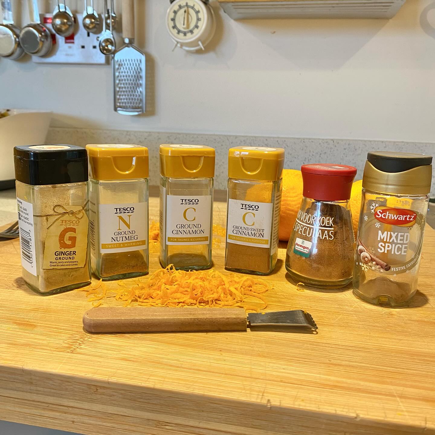 All the tastes and smells of Christmas in the kitchen yesterday ❤️😊❤️
#cutandalterchristmas #cutandalterchristmas25 #spices #smellsofchristmas #seasons #seasonalbaking #christmasbaking