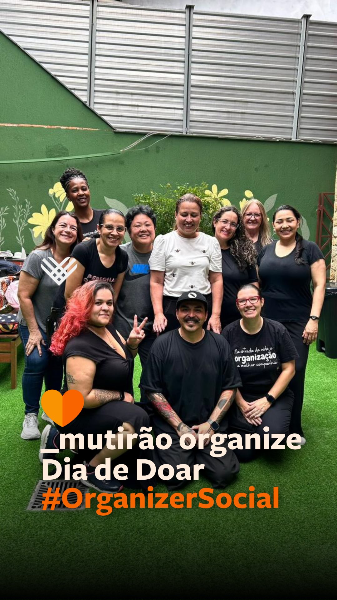 🙌🏼🧡✨Celebramos o Dia de Doar no SAICA Luz do Milênio com o mutirão Organize, graças a um time de voluntários do projeto #OrganizerSocial, idealizado pela Alê Criballi da @organizandu que se juntaram para organizar geral o Abrigo que acolhe 17 crianças em situação de vulnerabilidade.
Você sabia que organizar a casa é uma forma de se organizar por dentro? Essa é a missão desses organizadores profissionais, levar para essas crianças essa percepção e aprendizado, pois assim como o ambiente, a organização também transforma vidas!
Gratidão por todos os voluntários que doaram seu tempo e habilidades para transformar este espaço em uma casa mais funcional para as crianças. Juntos, mostramos que pequenos gestos de cuidado e organização podem trazer grandes sorrisos e esperança.
Conheça quem participou do mutirão:
@amalgranti
@lispersonalorganizer.saopaulo
@kalinkacarvalho
@janetedoi
@adrianacunhaorganiza
@esseandreluiz
@renatabraga.organizer
@doiorganiza
@marciavianapo@gmail.com
@sandracilento.organizer
#Decorsocial #DesignSocial #OrganizerSocial #DiaDeDoar #TransformaçãoSocial #UnidosPeloBem #CuidadoECarinho