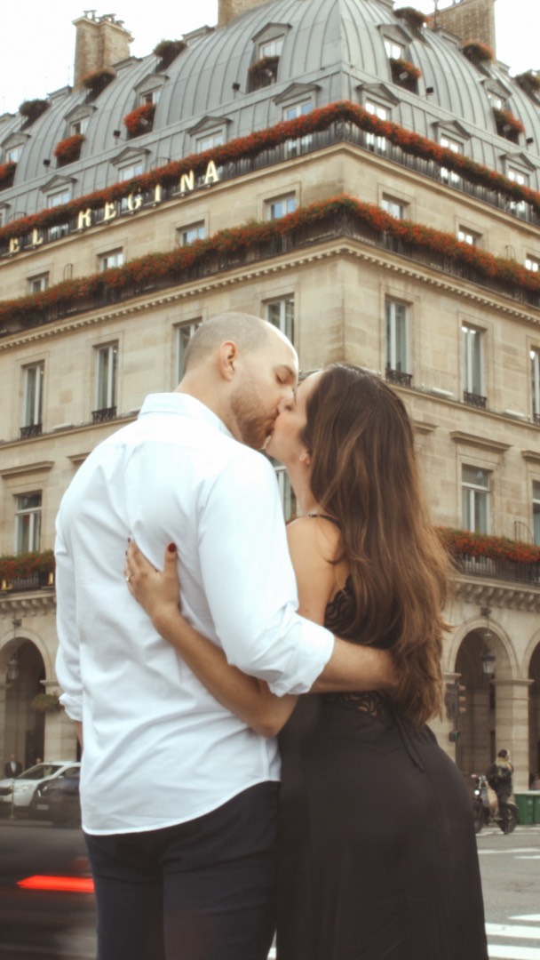 Charles & Diana
A cozy late-fall couple video in Paris.
📩 hugochuphoto@gmail.com
🌐 hugography.com
#paris #couple #love #wedding #france #parisphoto #parisphotographer #photoshoot #photo #photography