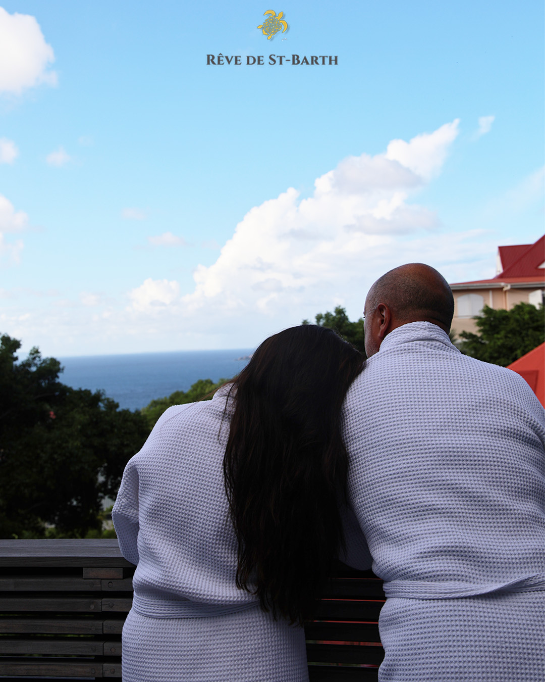 🇺🇸 Slow mornings, ocean views, and the one you love. This is what Rêve de St-Barth feels like.
-----
🇫🇷 Des matins tranquilles, une vue sur l'océan et la personne que vous aimez. C'est ça, Rêve de St-Barth.
#StBarthVibes #Couples #Hotel #Island #Morning